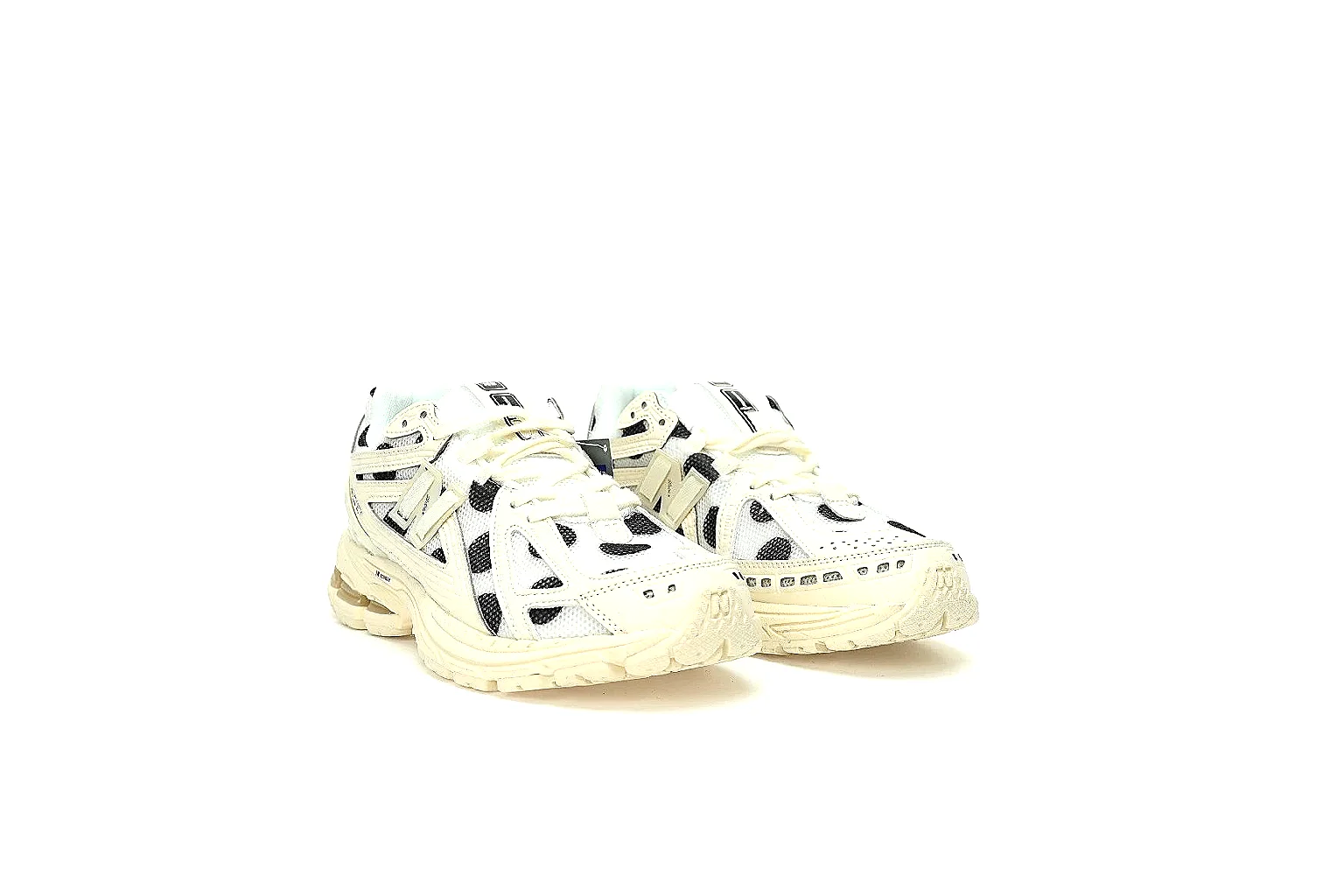 Kako Sheetbase record image for Asics Cream Black Gel Runner Sneaker thumbnail 5