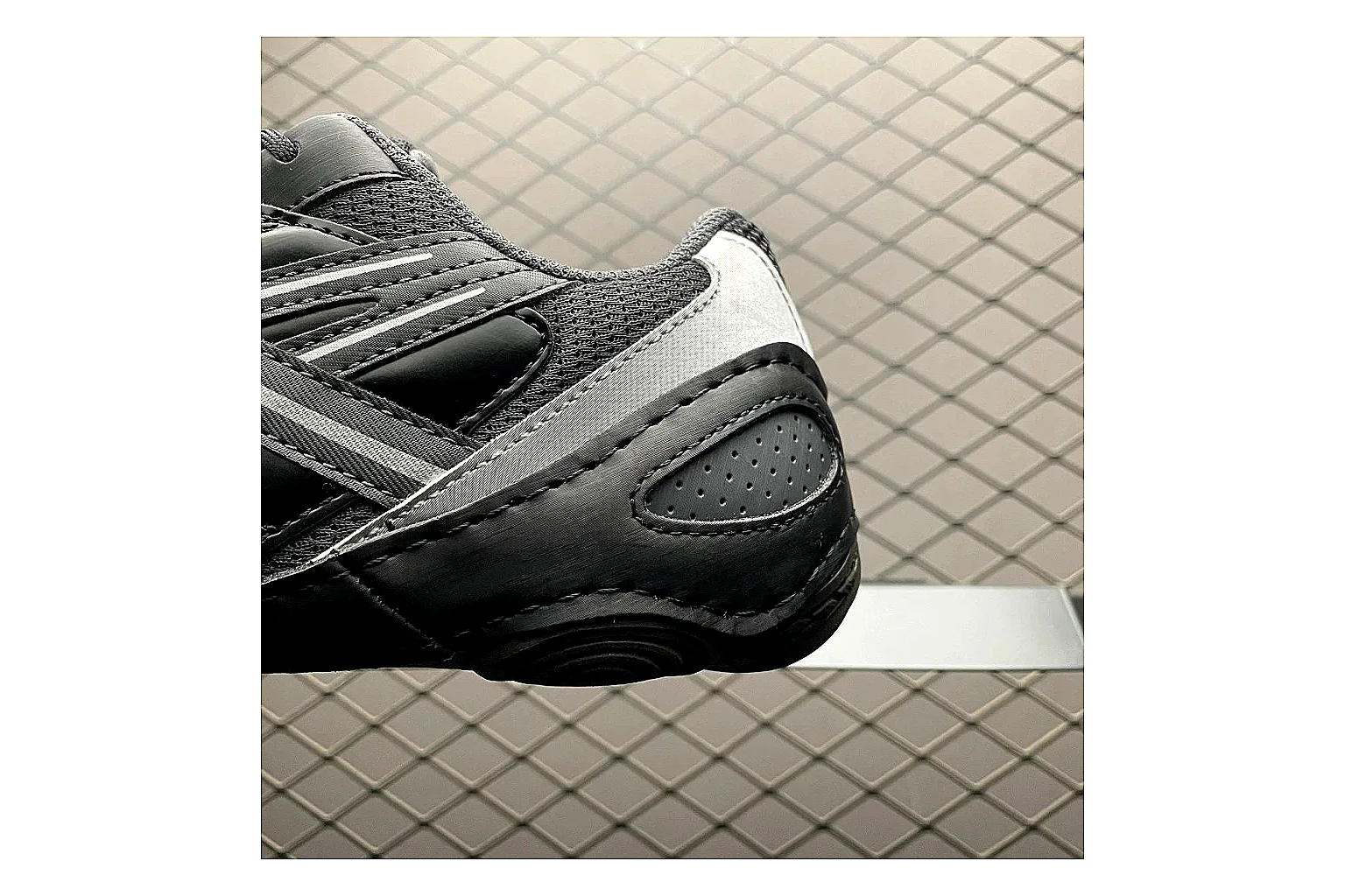 Asics Gel-Kahana Black Silver Sheetbase record image with black silver gel-kahana trail runner with mixed upper and trail shape thumbnail 3