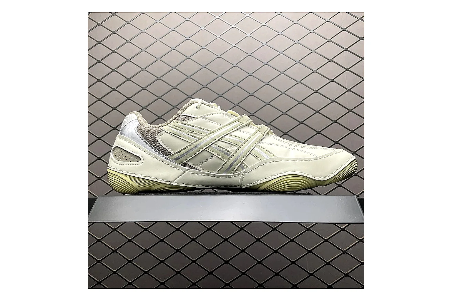 Asics Gel-Kahana Cream Silver Sheetbase record image with silver cream gel-kahana trail runner with mixed upper and trail shape thumbnail 2
