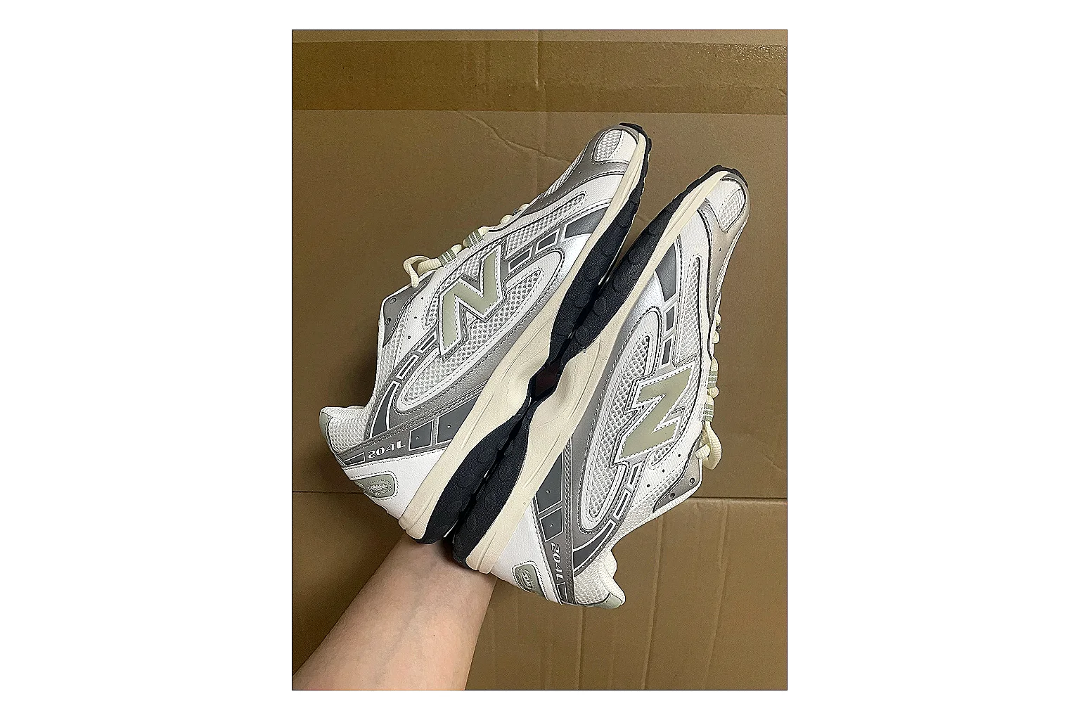 Asics Gel Kayano White Silver spreadsheet record photo showing white mesh-leather runner upper, silver overlays, supportive Kayano shape, and cushioned retro sole thumbnail 5