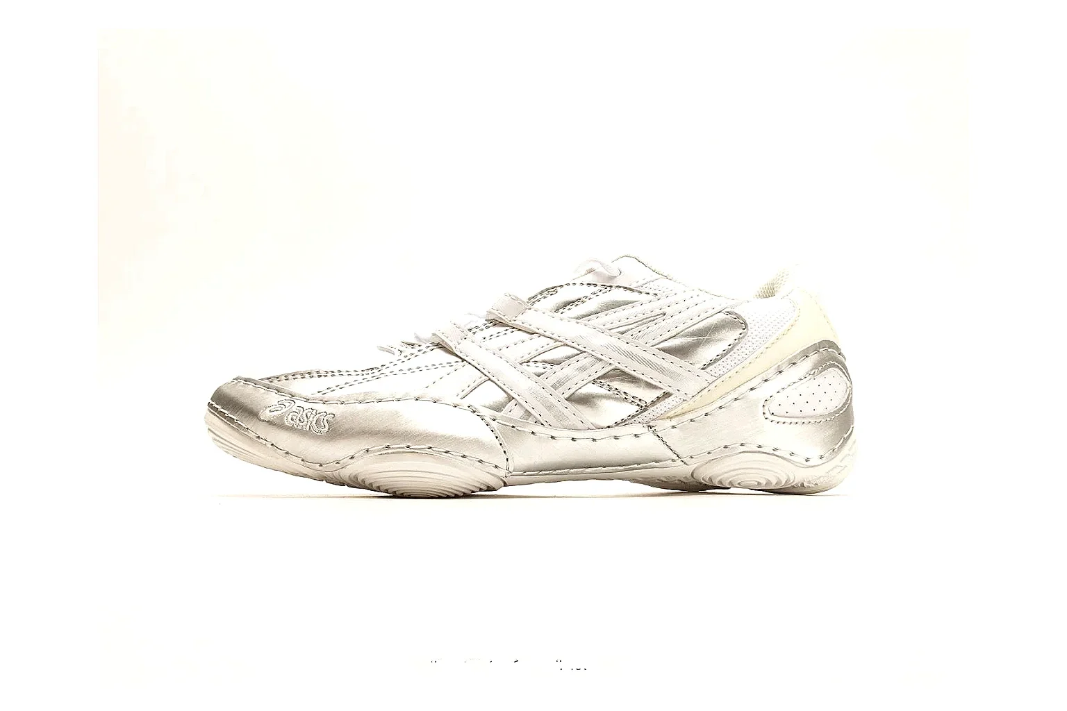 Asics Gel Runner Cream spreadsheet record photo showing cream mesh-leather runner upper, layered Asics panels, retro running shape, and cushioned sole