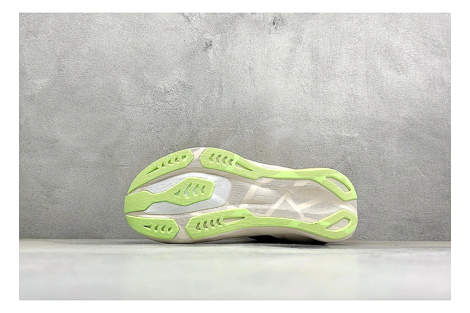 Asics Novablast 6 Cream Green spreadsheet record photo showing cream running mesh, green side accents, tall cushioned sole, and modern training silhouette