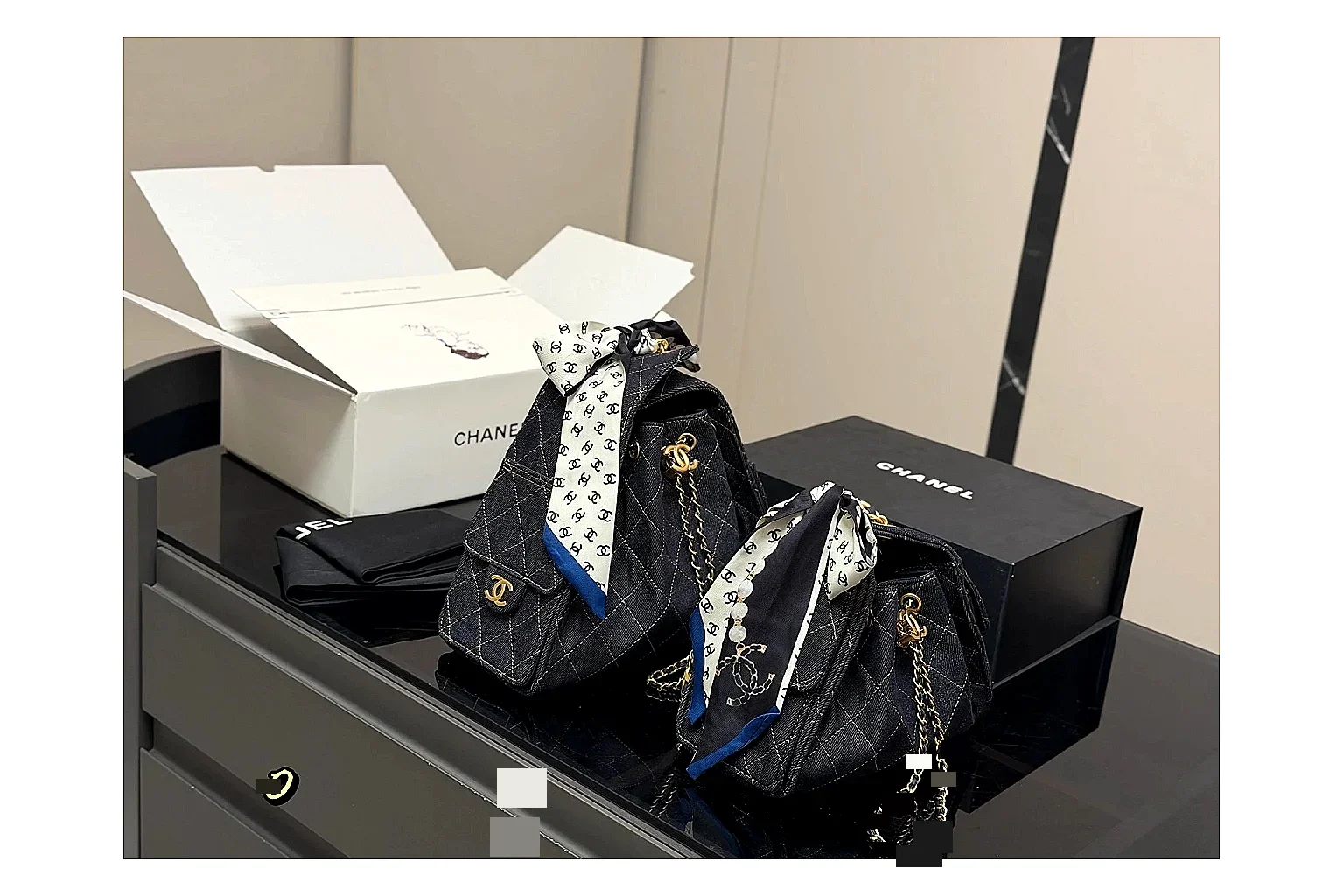 Chanel Quilted Chain Bag Black Blue spreadsheet record photo showing black blue quilted leather body, chain shoulder strap, flap structure, and polished luxury-bag hardware