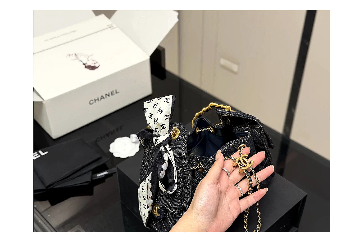 Chanel Quilted Chain Bag Black Blue spreadsheet record photo showing black blue quilted leather body, chain shoulder strap, flap structure, and polished luxury-bag hardware thumbnail 2