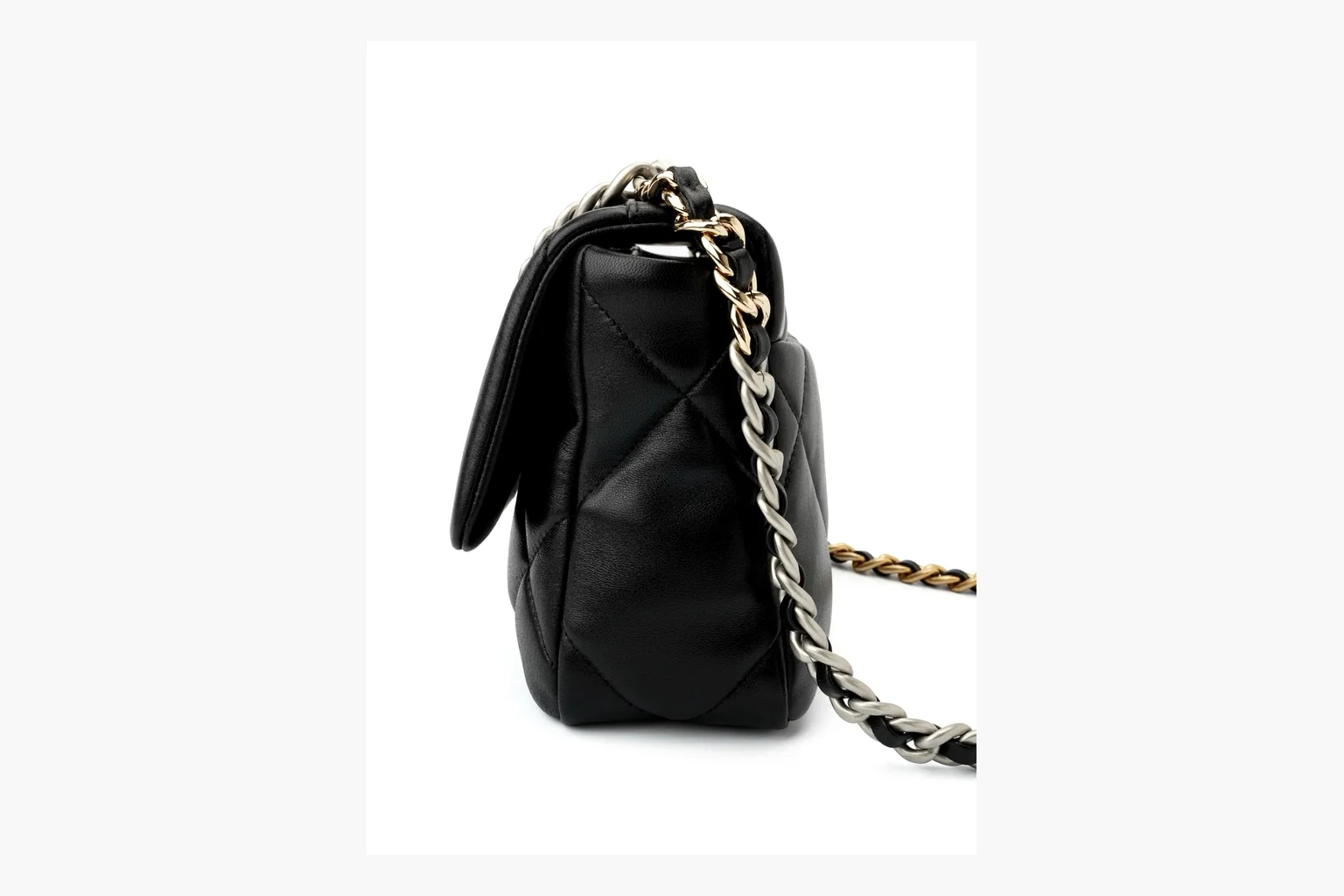 Chanel Quilted Chain Flap Bag Black spreadsheet record photo showing black quilted leather flap body, gold chain strap, CC turnlock, and classic shoulder-bag structure thumbnail 2