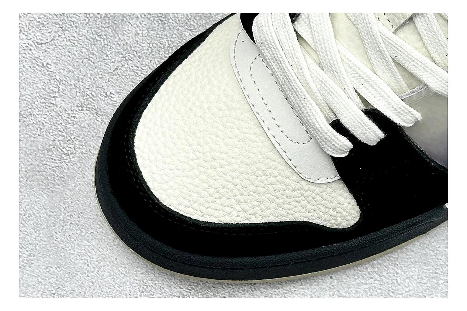 Fendi Match Black White spreadsheet record photo showing black and white low-top upper, chunky sole, clean panel blocking, and casual designer profile thumbnail 5