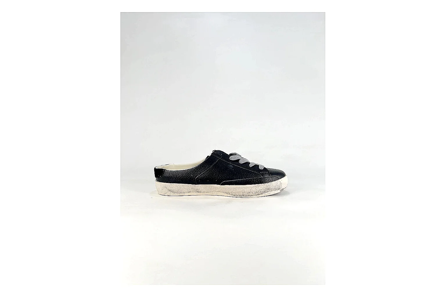 GGDB Super-Star Black White Sneakers spreadsheet record image with black white distressed low-top sneakers with leather texture, side-profile shape, upper panel lines, and outsole detail thumbnail 4