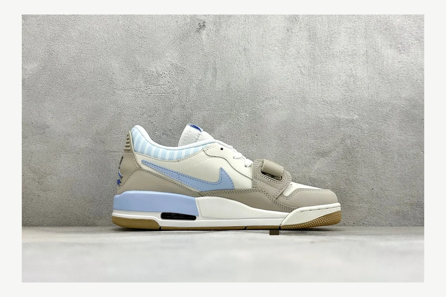 Jordan Air Jordan 4 Blue Sneaker Sheetbase record image with white blue air jordan 4 retro with mixed-material upper and low-profile shape