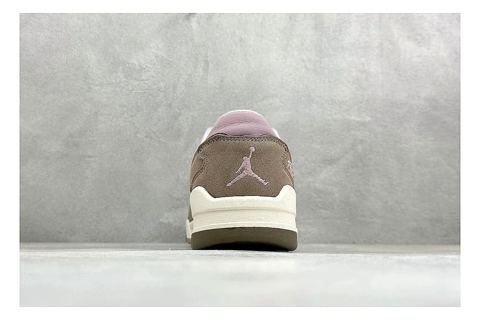 Jordan Flight Purple Suede spreadsheet record photo showing purple suede upper, low court silhouette, cream sole, and soft retro basketball styling thumbnail 3