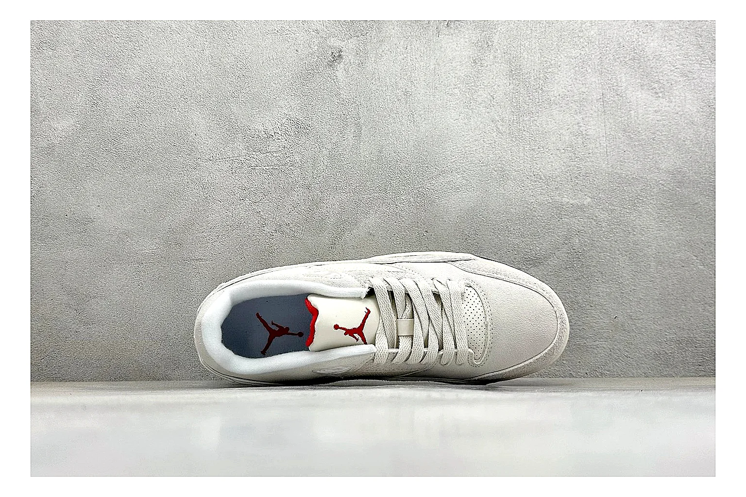 Jordan Flight White spreadsheet record photo showing white low court upper, cream sole, simple Jordan styling, and soft retro basketball profile thumbnail 2