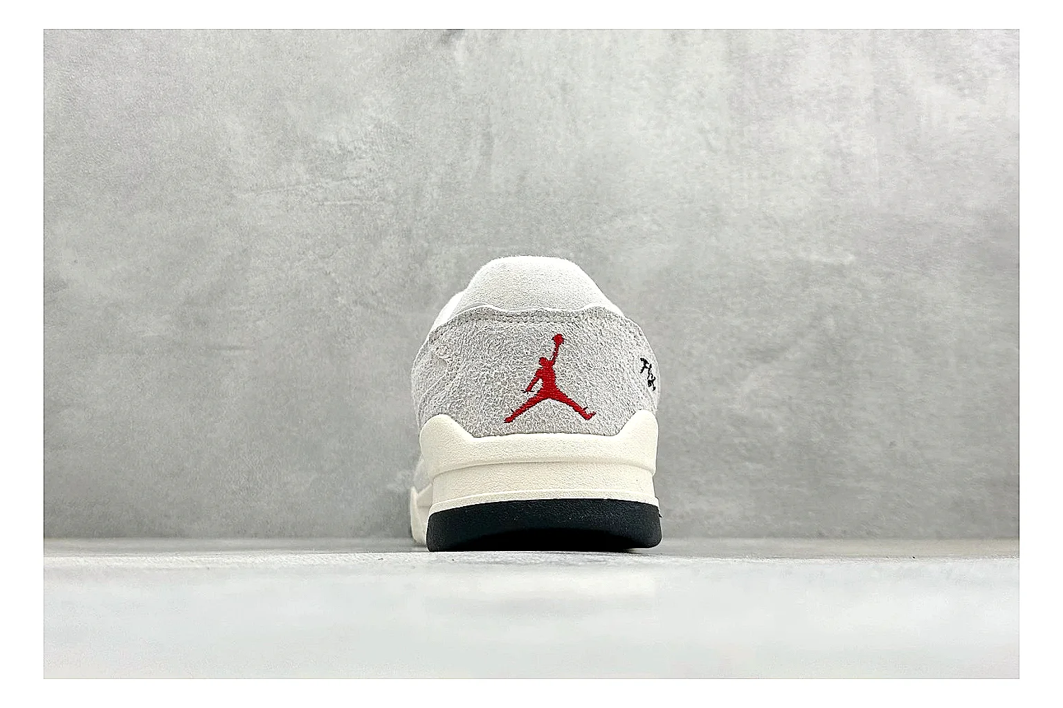 Jordan Flight White spreadsheet record photo showing white low court upper, cream sole, simple Jordan styling, and soft retro basketball profile thumbnail 3