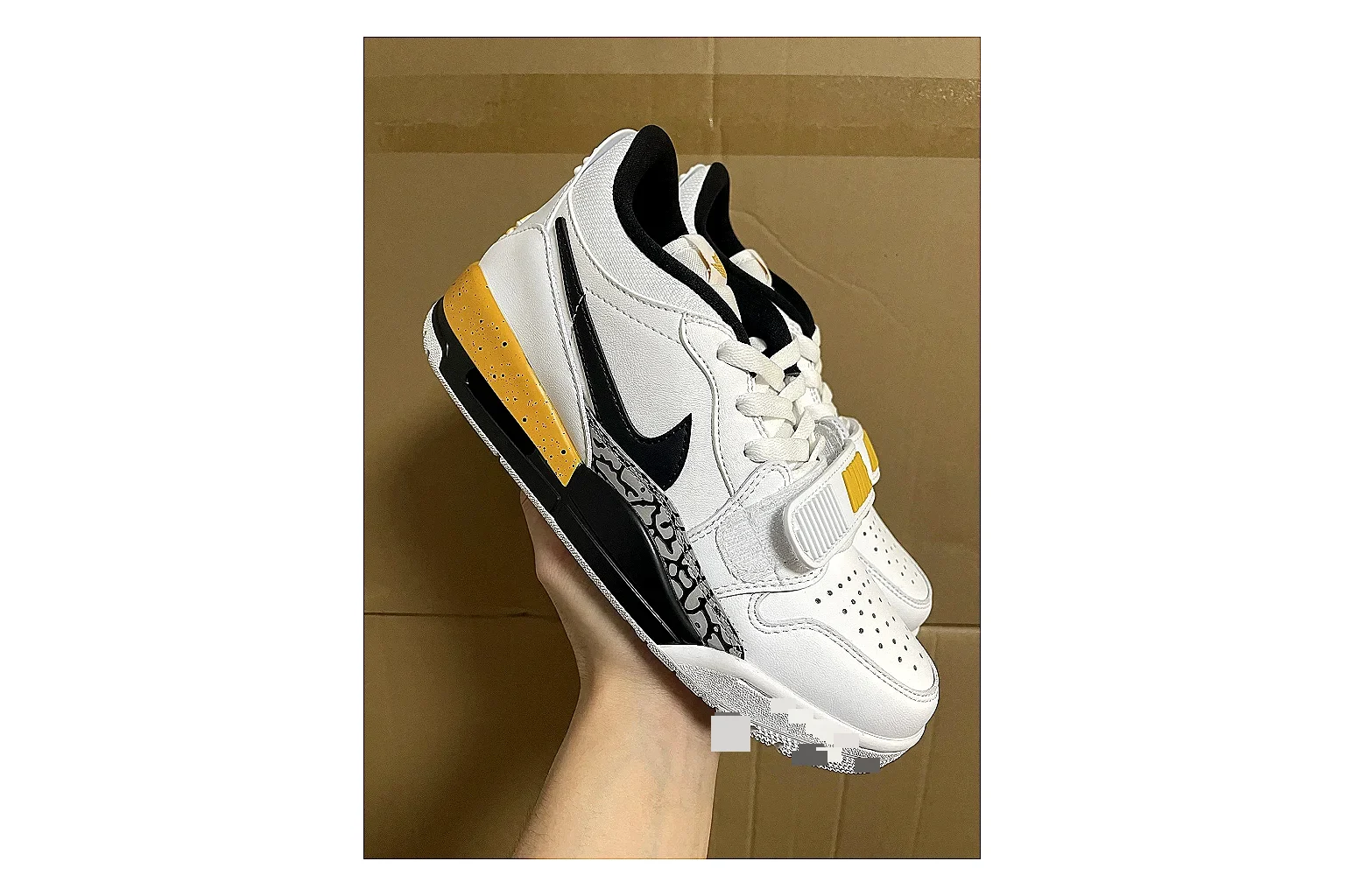 Jordan Retro Court White Yellow spreadsheet record photo showing white leather low-top upper, yellow accents, basketball-retro shape, and clean court sole