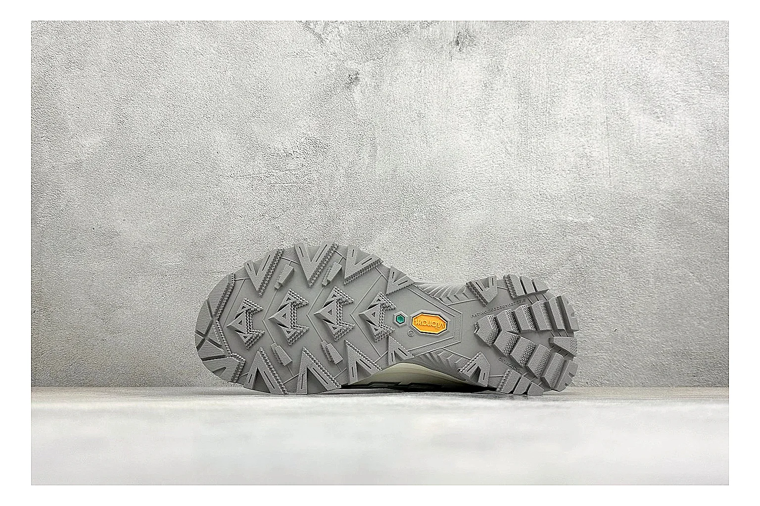 Kailas Fuga 5 White Blue spreadsheet record photo showing white trail upper, blue accents, Vibram outsole, and protective technical running build