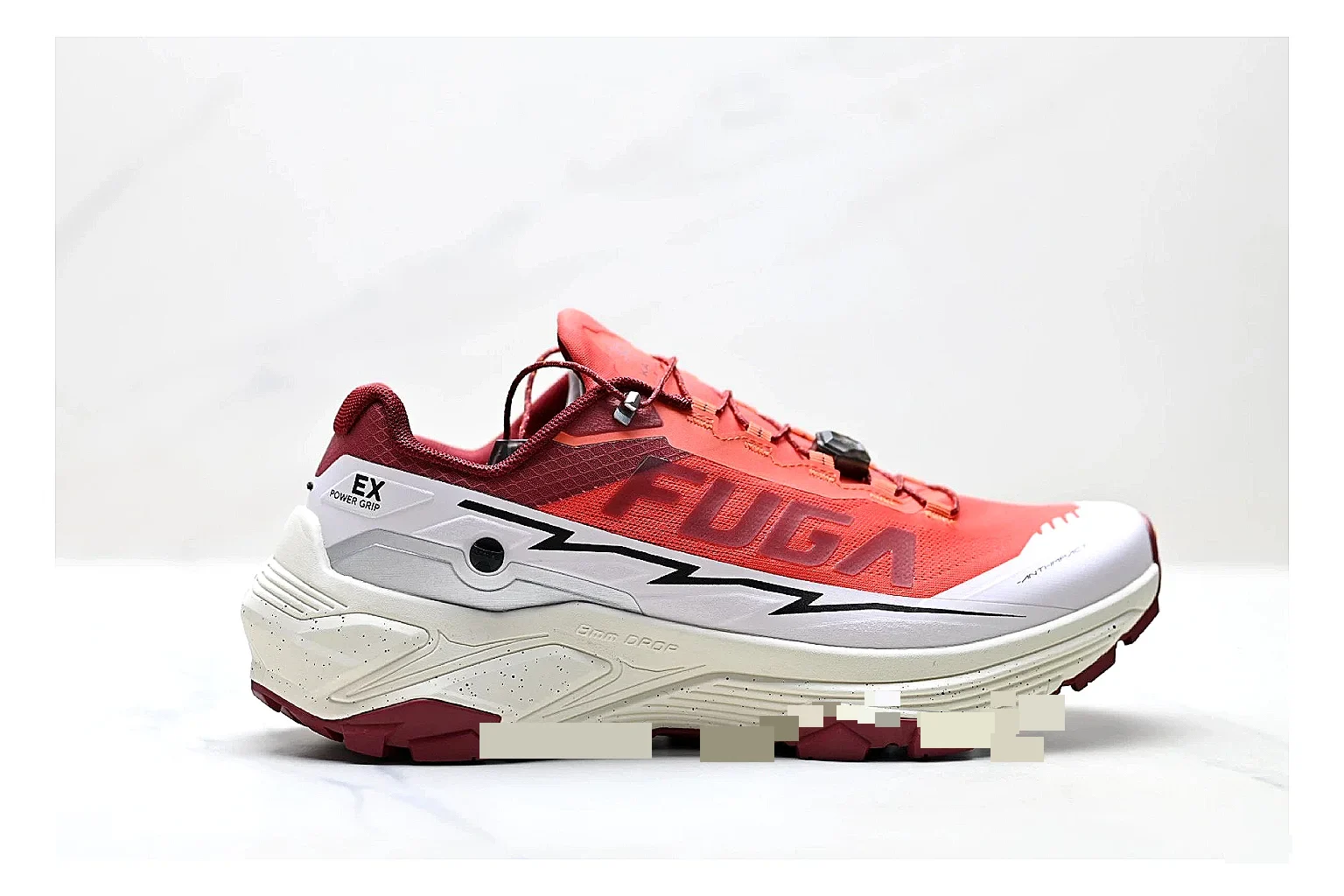 Kailas Fuga Coral White Sneakers spreadsheet record image with coral white outdoor running shoes with mesh texture, side-profile shape, upper panel lines, and outsole detail