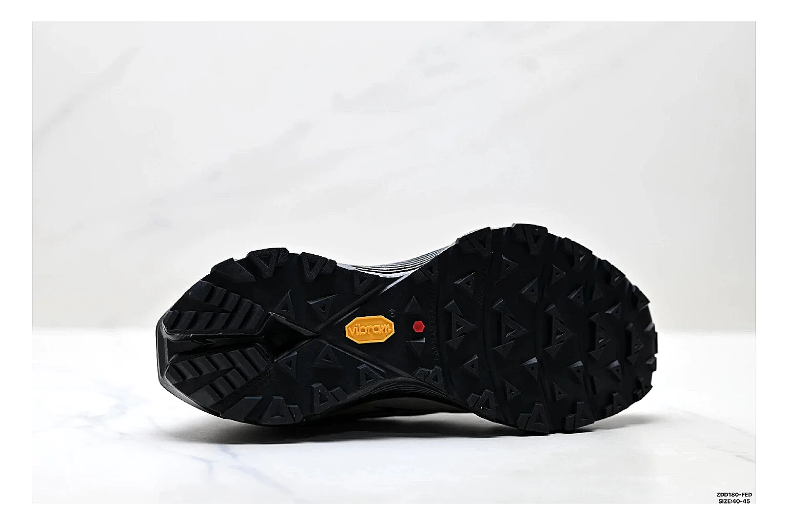 Kailas Fuga Gray Gold Sneakers spreadsheet record image with gray gold outdoor running shoes with mesh texture, side-profile shape, upper panel lines, and outsole detail