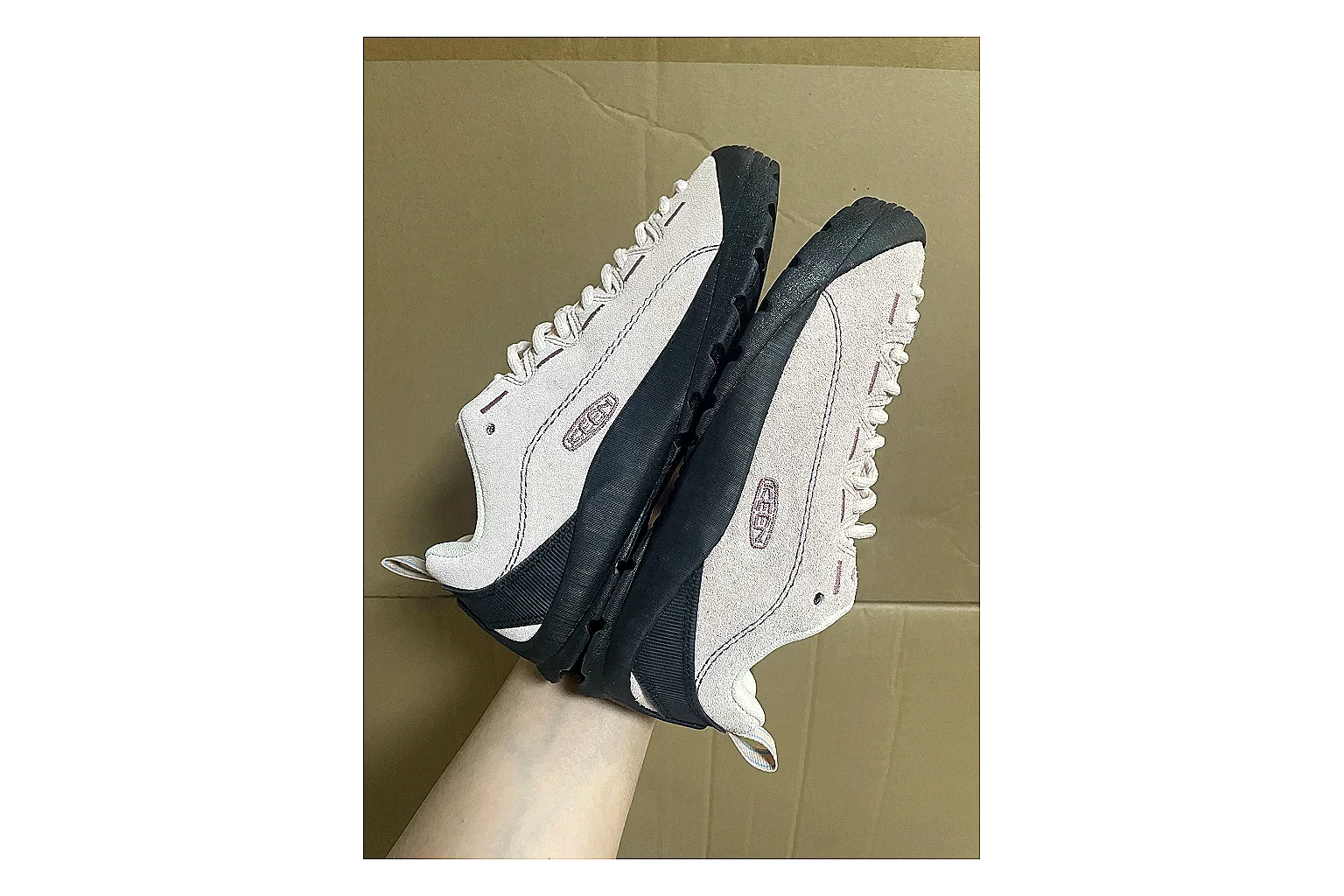 KEEN Jasper Runner White Purple spreadsheet record photo showing white mesh-suede runner upper, purple accents, outdoor-runner shape, and trail-casual sole thumbnail 3