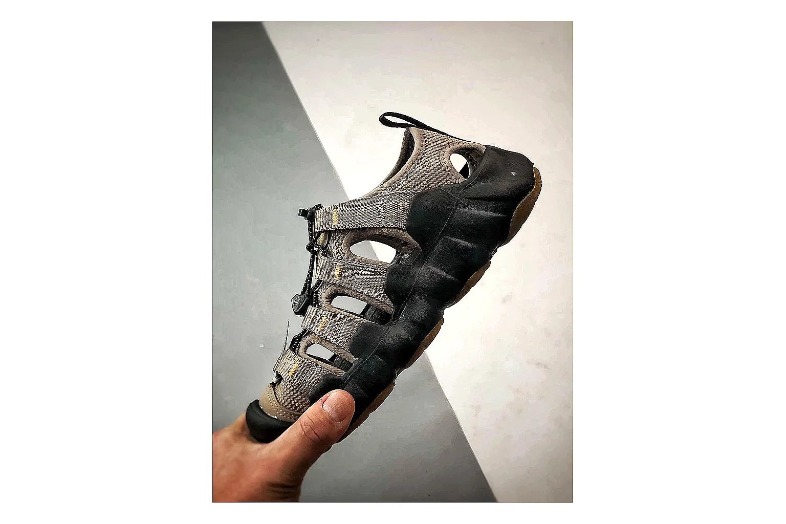 KEEN Jasper Sandal Black Brown spreadsheet record photo showing black brown suede-mesh upper, outdoor sandal shape, protective toe area, and rugged trail sole thumbnail 3