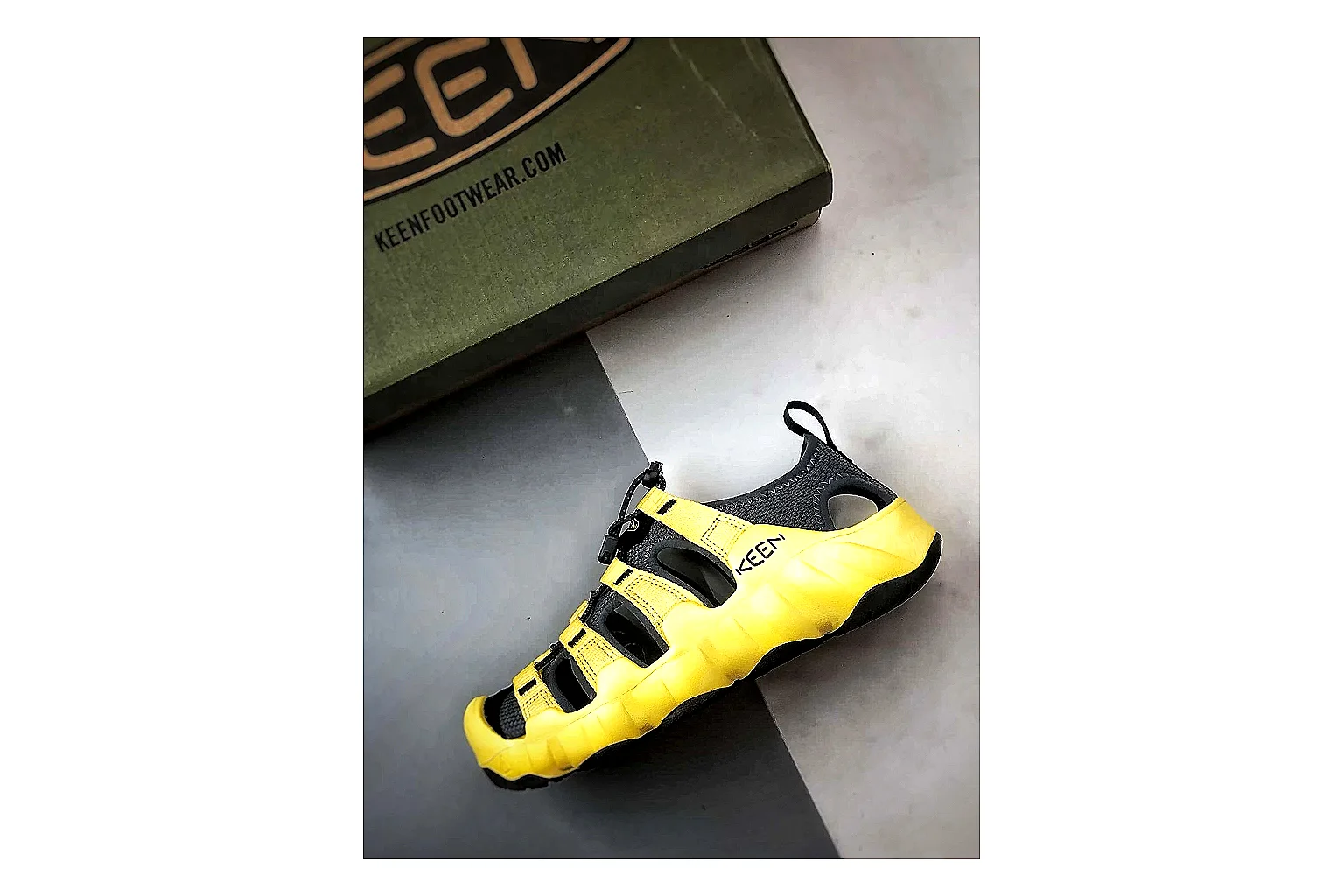 KEEN Jasper Sandal Yellow Black spreadsheet record photo showing yellow black suede-mesh upper, protective sandal structure, outdoor toe coverage, and rugged sole thumbnail 2
