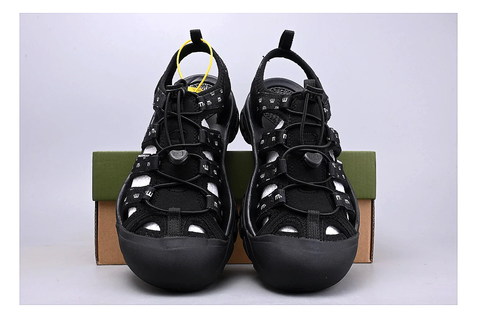 KEEN Zerraport Black Sandal Sheetbase record image with black zerraport outdoor sandal with mixed upper and sandal shape thumbnail 4
