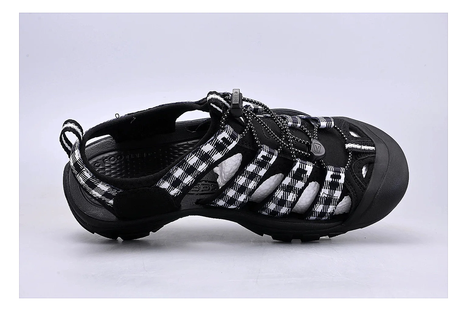 KEEN Zerraport Plaid Sandal Sheetbase record image with white black plaid zerraport outdoor sandal with mixed upper and sandal shape thumbnail 2
