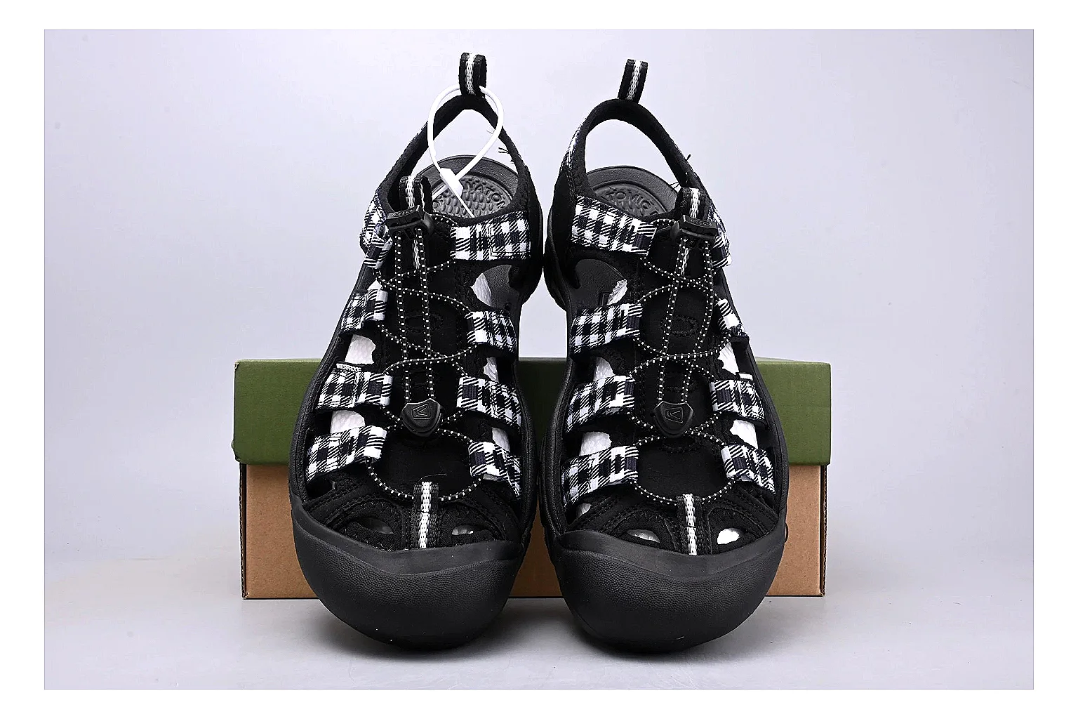 KEEN Zerraport Plaid Sandal Sheetbase record image with white black plaid zerraport outdoor sandal with mixed upper and sandal shape thumbnail 4