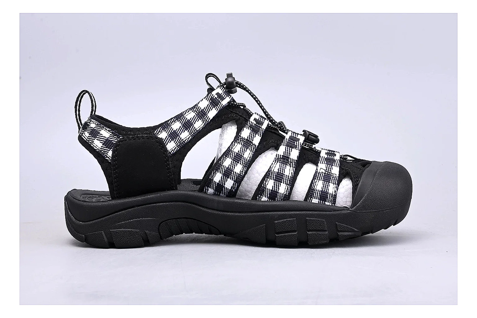 KEEN Zerraport Plaid Sandal Sheetbase record image with white black plaid zerraport outdoor sandal with mixed upper and sandal shape thumbnail 6