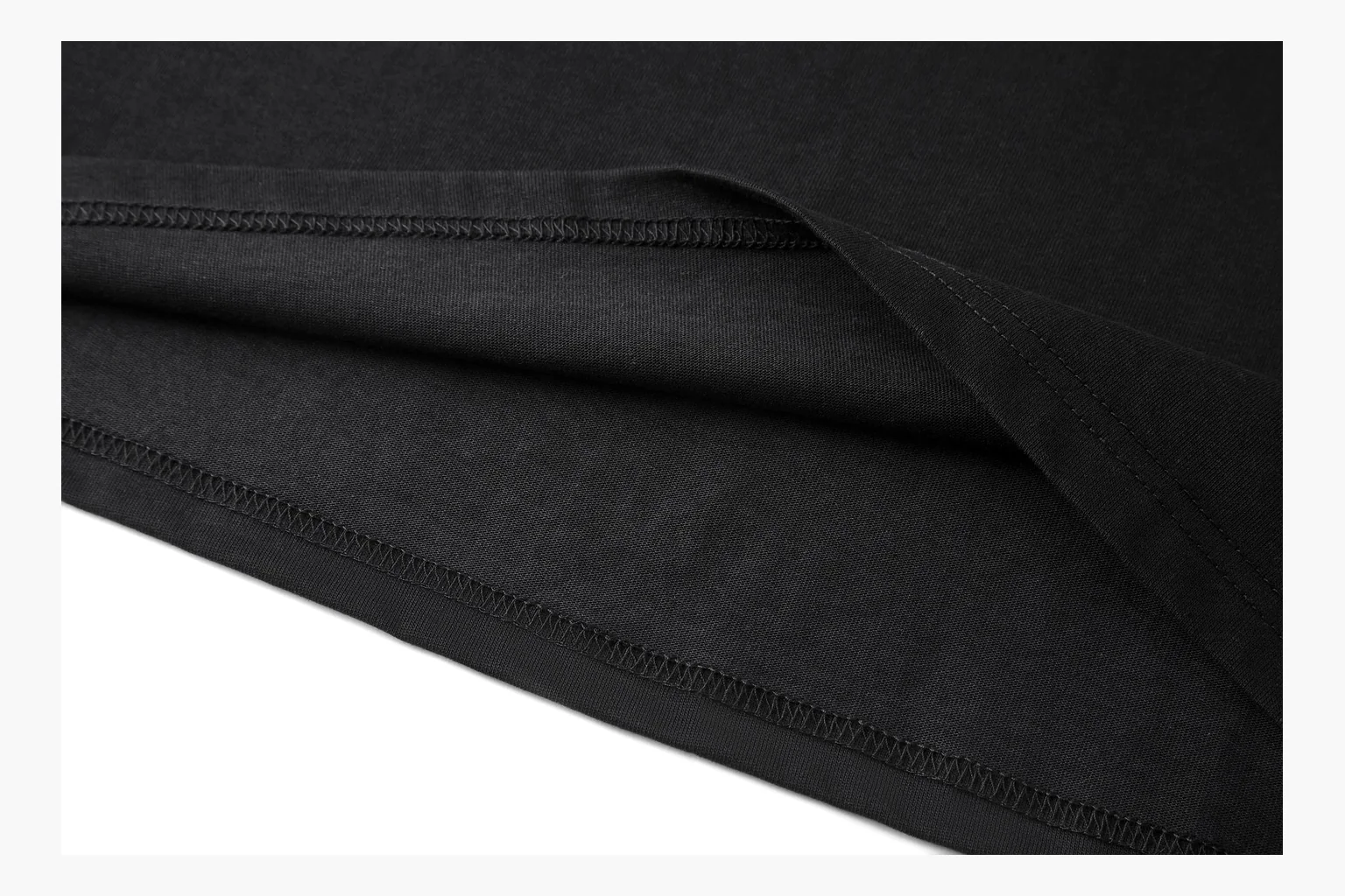 Black LV raffia logo tee spreadsheet record image thumbnail 5