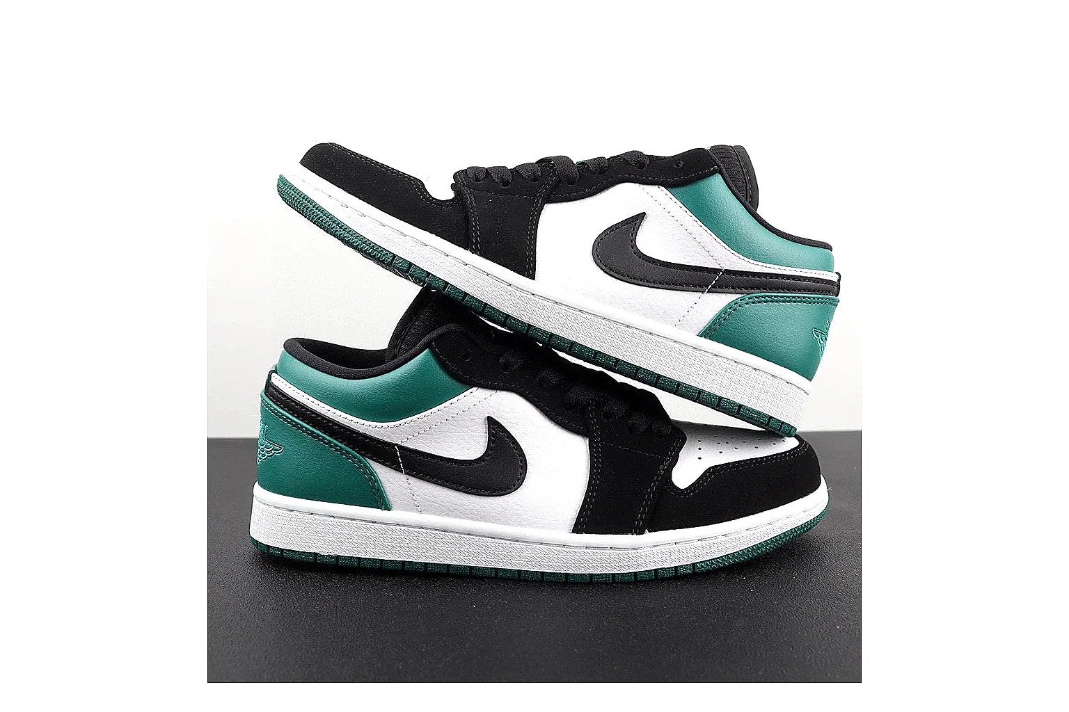 kakosheetbase.com Black Gray Low Top Runner Low Top spreadsheet record six-photo gallery thumbnail 4
