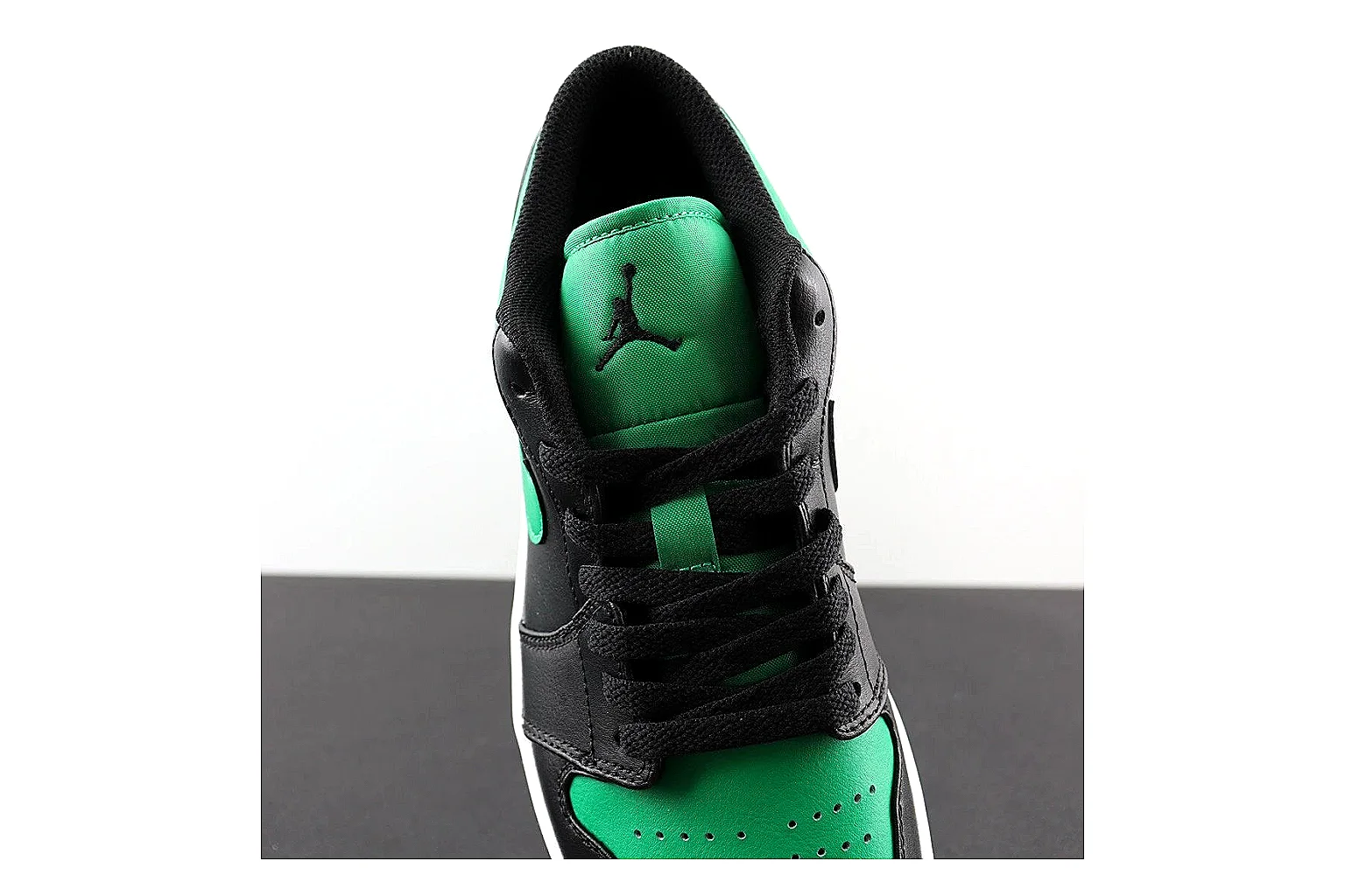 kakosheetbase.com Black Gray Low Top Runner Low Top spreadsheet record six-photo gallery thumbnail 5