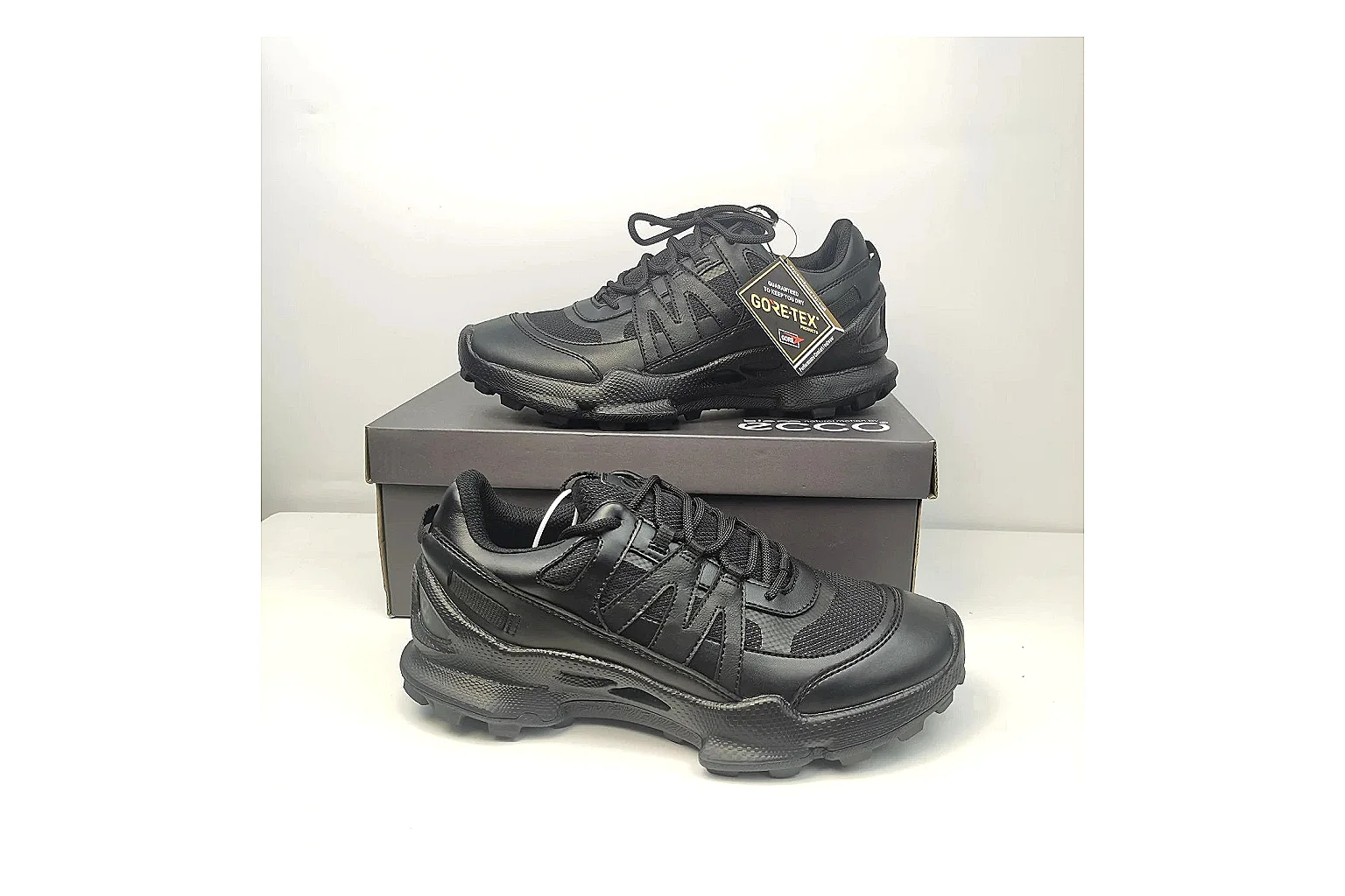 kakosheetbase.com Black White Low Top Runner Low Top spreadsheet record six-photo gallery thumbnail 2