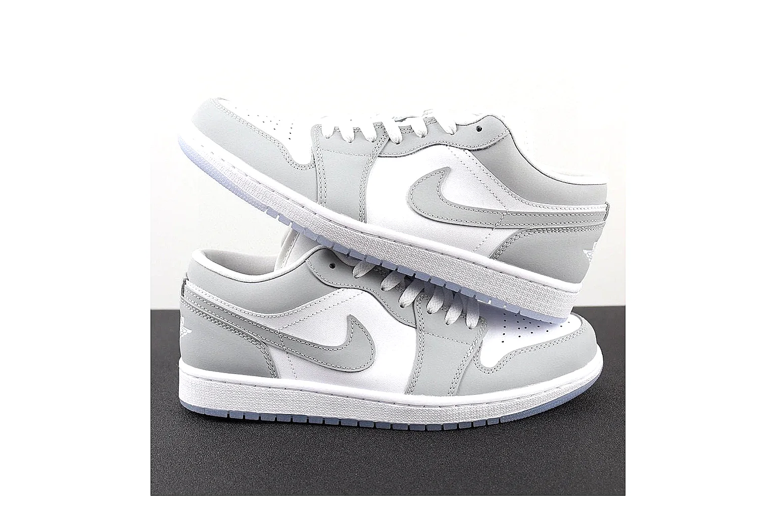 kakosheetbase.com Black White Low Top Runner Low Top spreadsheet record six-photo gallery thumbnail 4