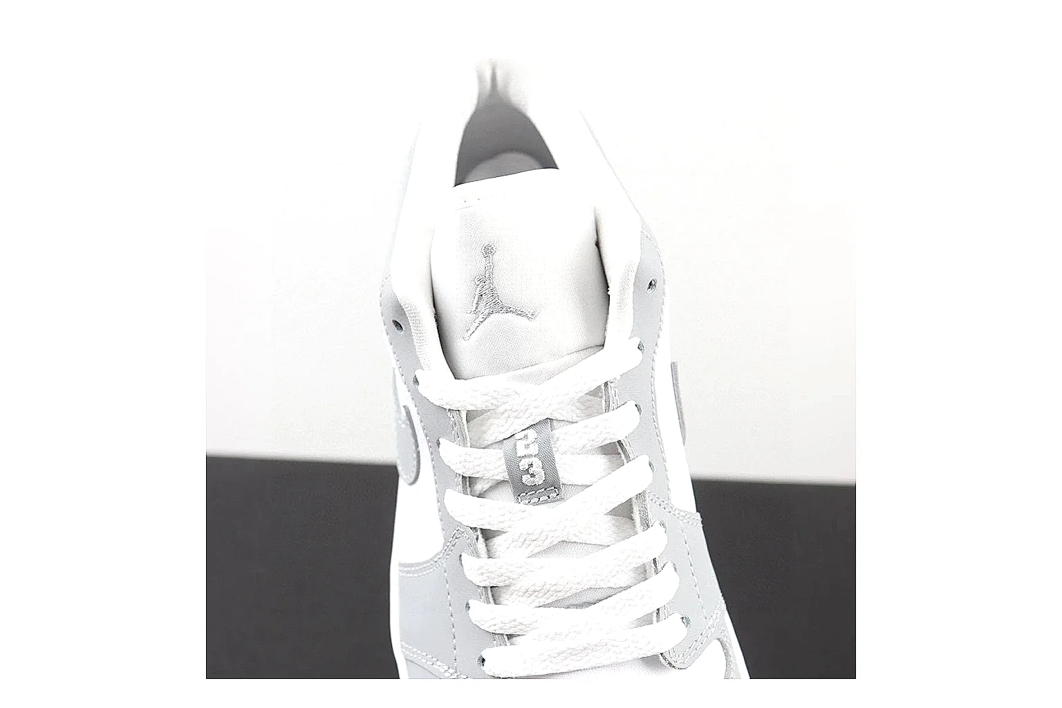 kakosheetbase.com Black White Low Top Runner Low Top spreadsheet record six-photo gallery thumbnail 5
