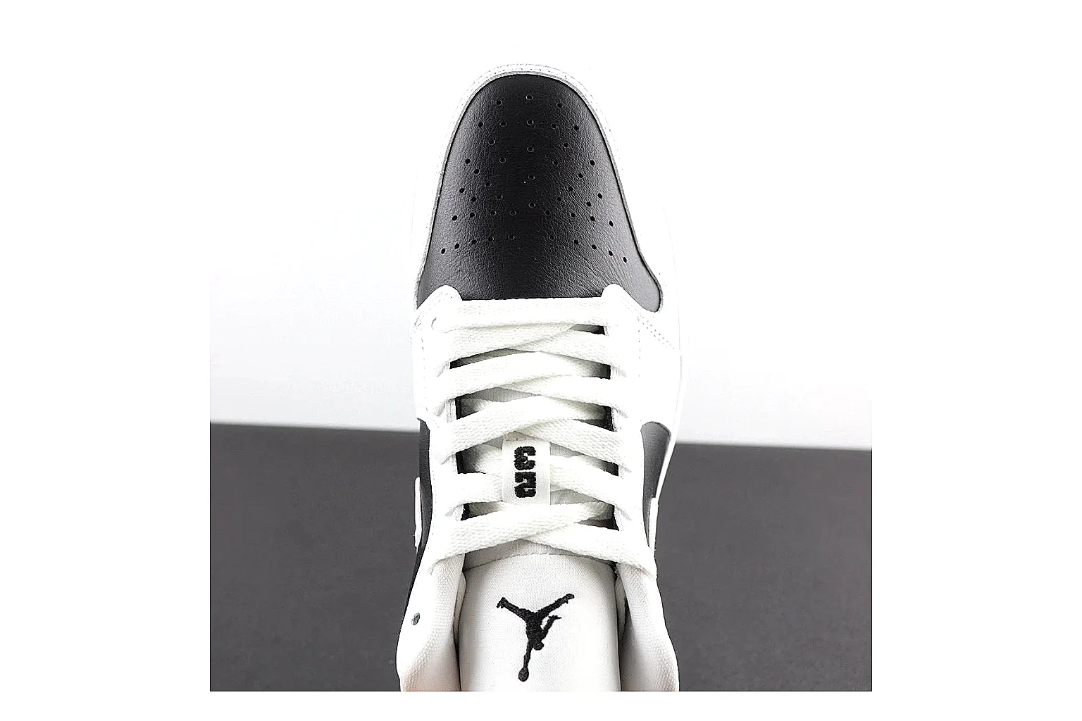 kakosheetbase.com Black White Low Top Runner Low Top spreadsheet record six-photo gallery thumbnail 5