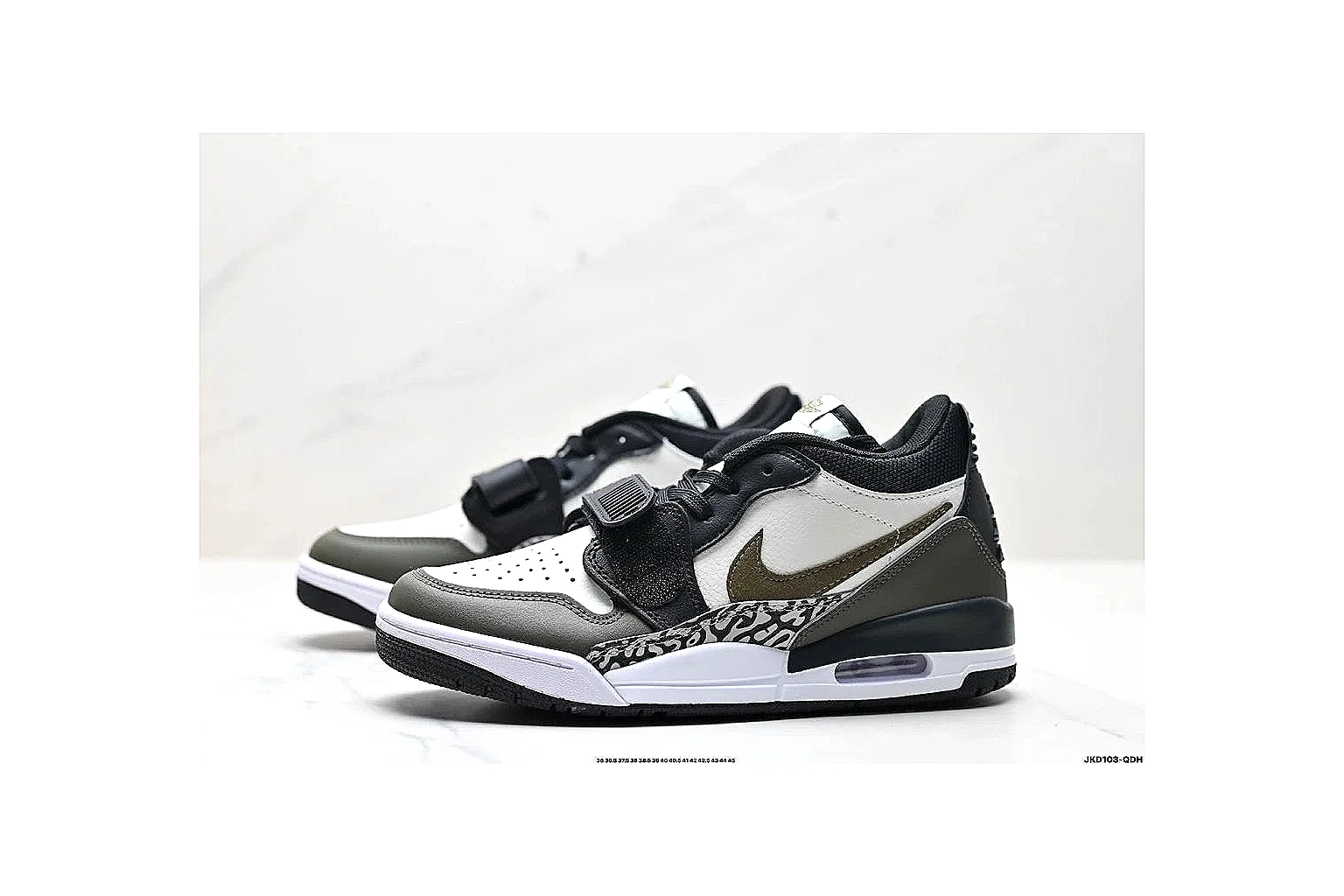 kakosheetbase.com Black White Low Top Runner Low Top spreadsheet record six-photo gallery thumbnail 4