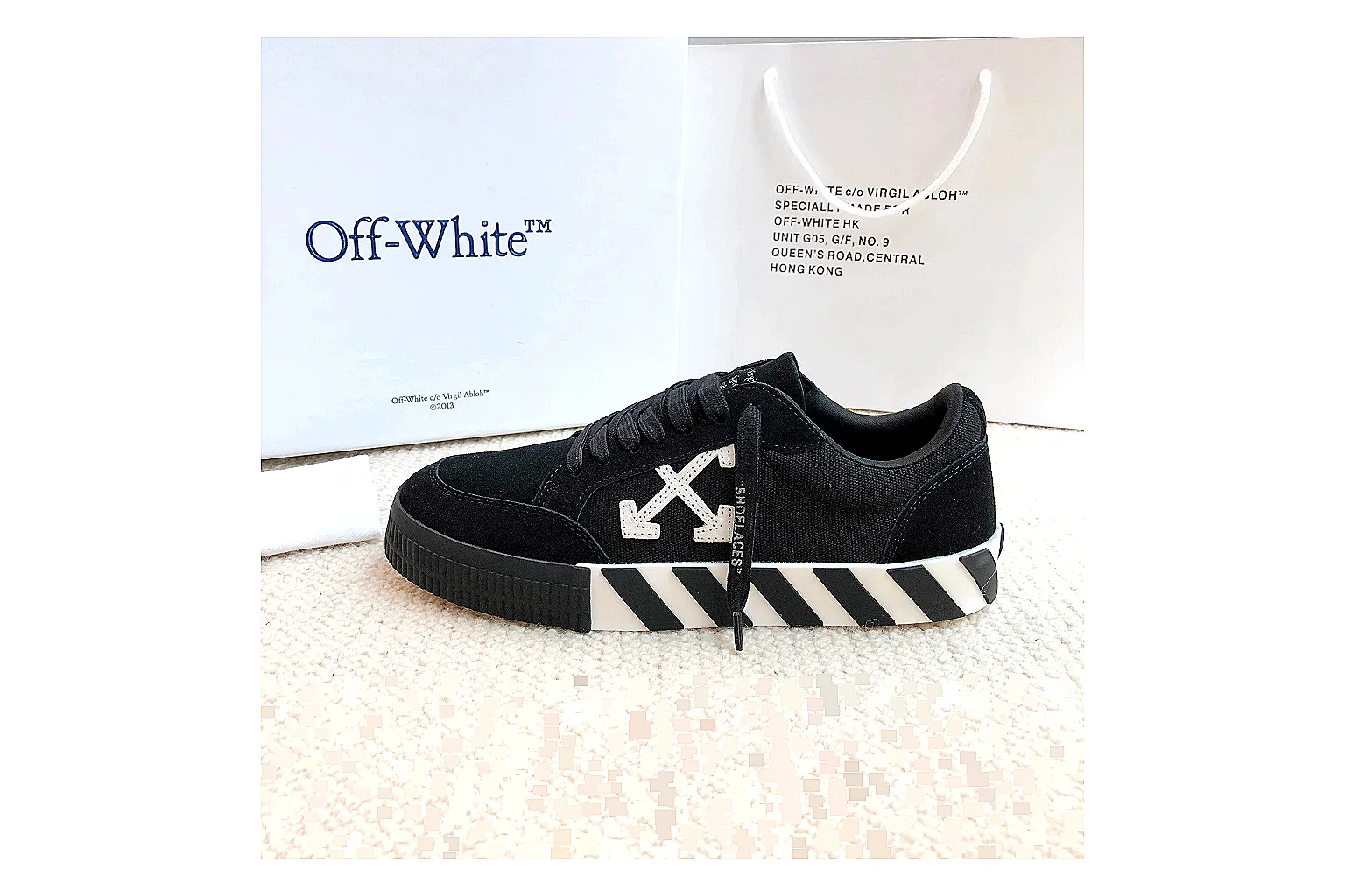 kakosheetbase.com Black White Low Top Runner Low Top spreadsheet record six-photo gallery thumbnail 2