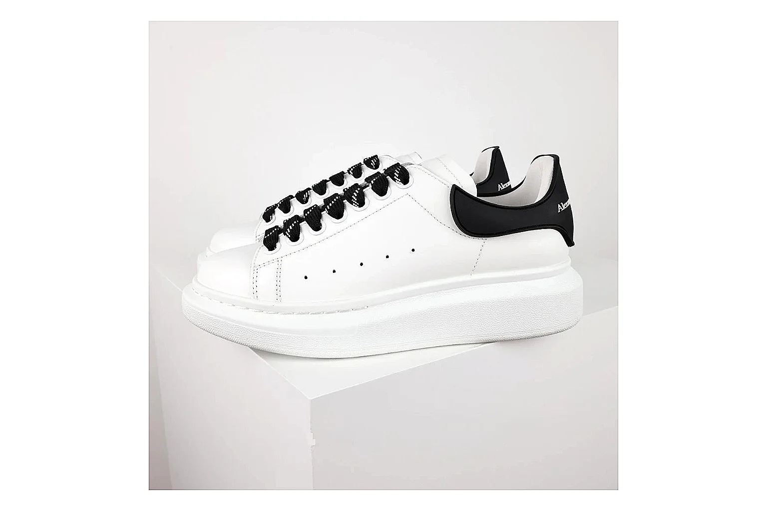 kakosheetbase.com White Silver Low Top Runner Low Top spreadsheet record six-photo gallery thumbnail 2