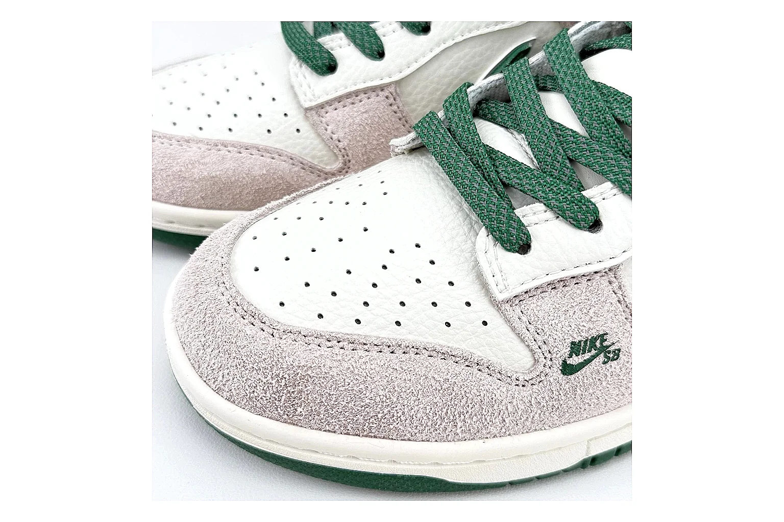 kakosheetbase.com White Silver Low Top Runner Low Top spreadsheet record six-photo gallery thumbnail 4