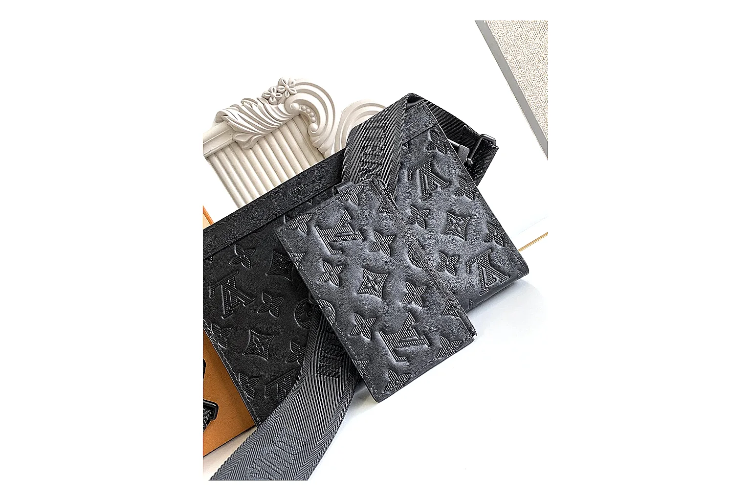 kakosheetbase.com Louis Vuitton Black Monogram Tote Bag 0762 Black structured-tote product image thumbnail 4
