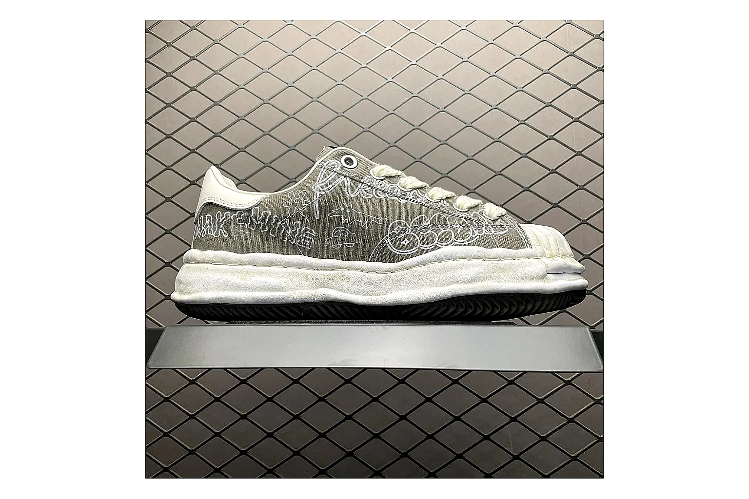 Maison Mihara Yasuhiro Blakey Grey Sheetbase record image with white grey blakey distressed low-top with canvas upper and low top shape thumbnail 6