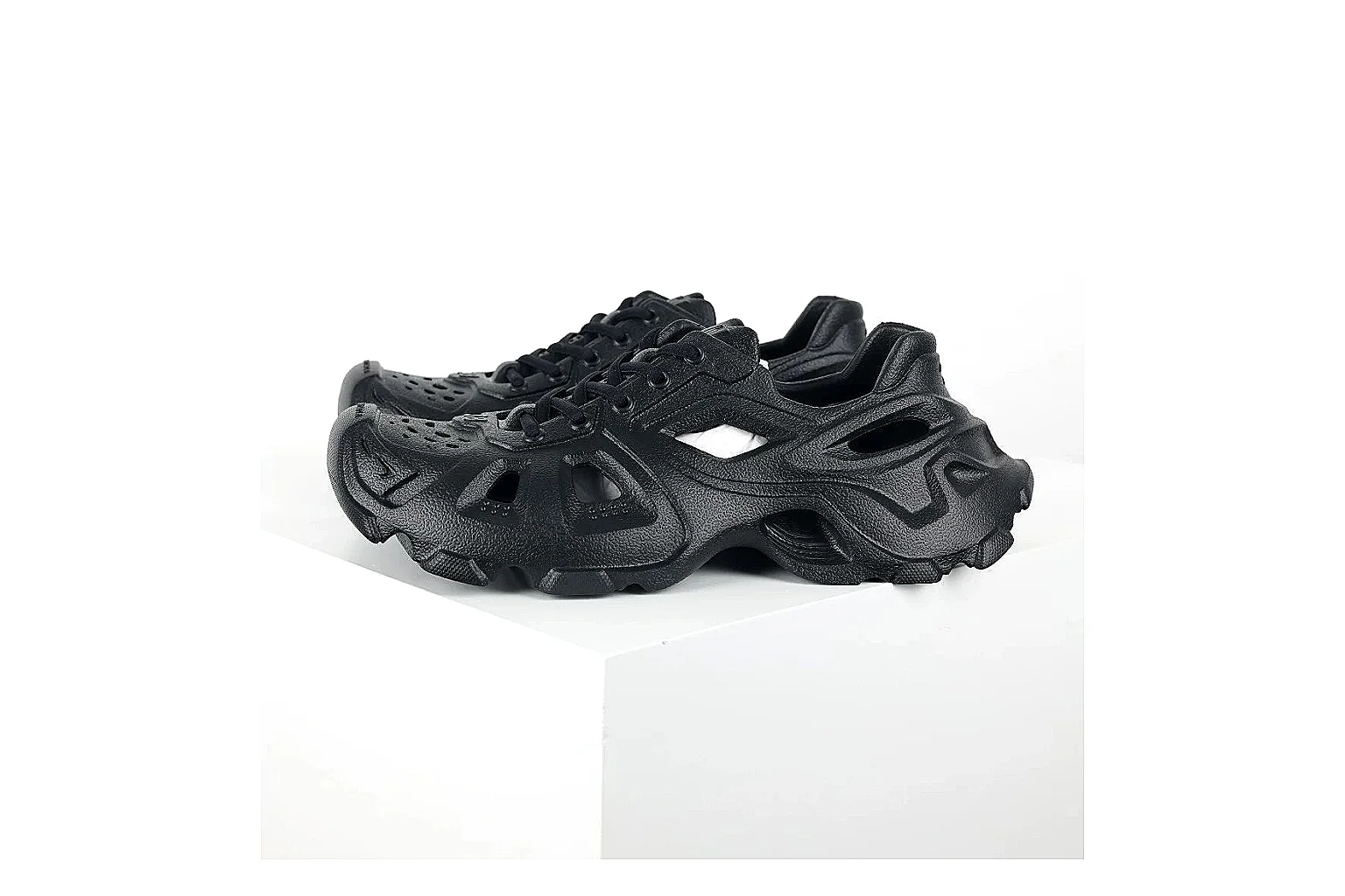 kakosheetbase.com Black Molded Cutout Low Top spreadsheet record six-photo gallery thumbnail 2