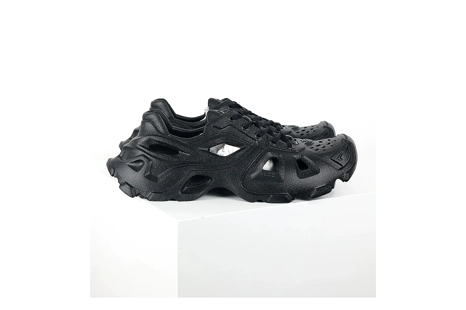 kakosheetbase.com Black Molded Cutout Low Top spreadsheet record six-photo gallery thumbnail 3