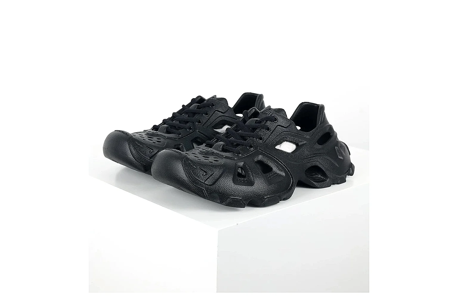 kakosheetbase.com Black Molded Cutout Low Top spreadsheet record six-photo gallery thumbnail 6