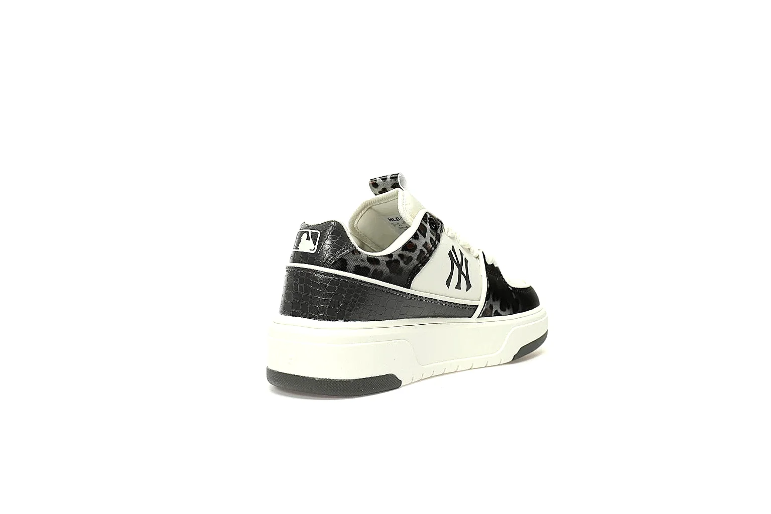 Kako Sheetbase record image for New Balance Black White Runner Sneaker thumbnail 2