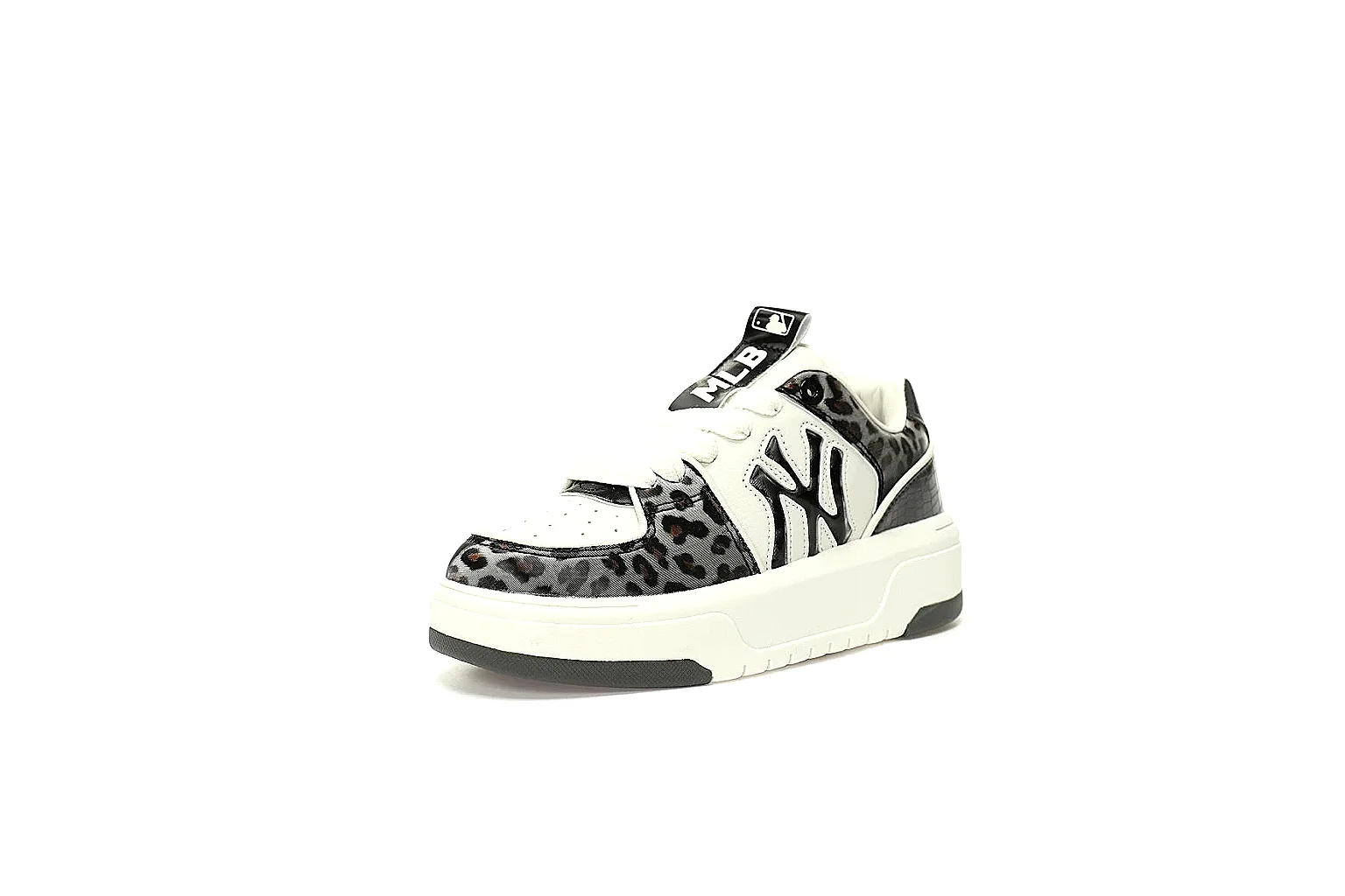 Kako Sheetbase record image for New Balance Black White Runner Sneaker thumbnail 6