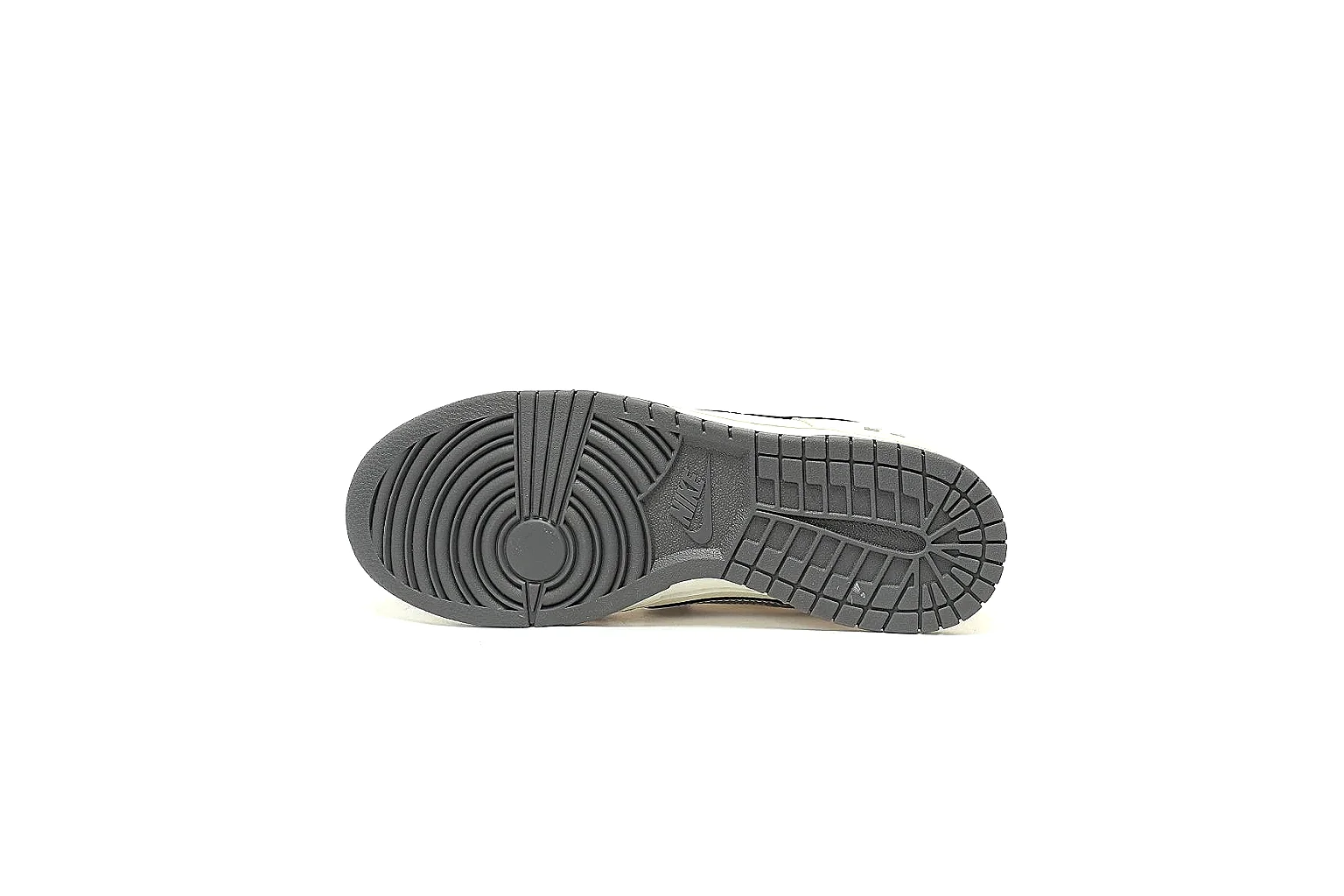 Kako Sheetbase record image for Nike Gray Low Court Sneaker thumbnail 4