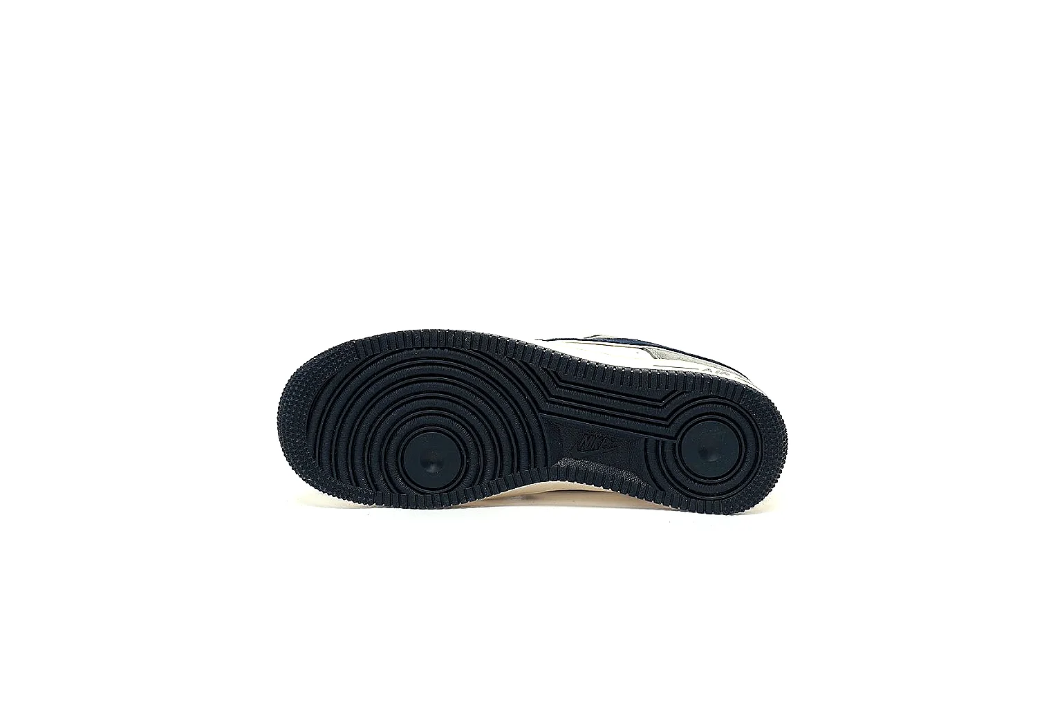 Kako Sheetbase record image for Nike Navy White Low Court Sneaker thumbnail 4