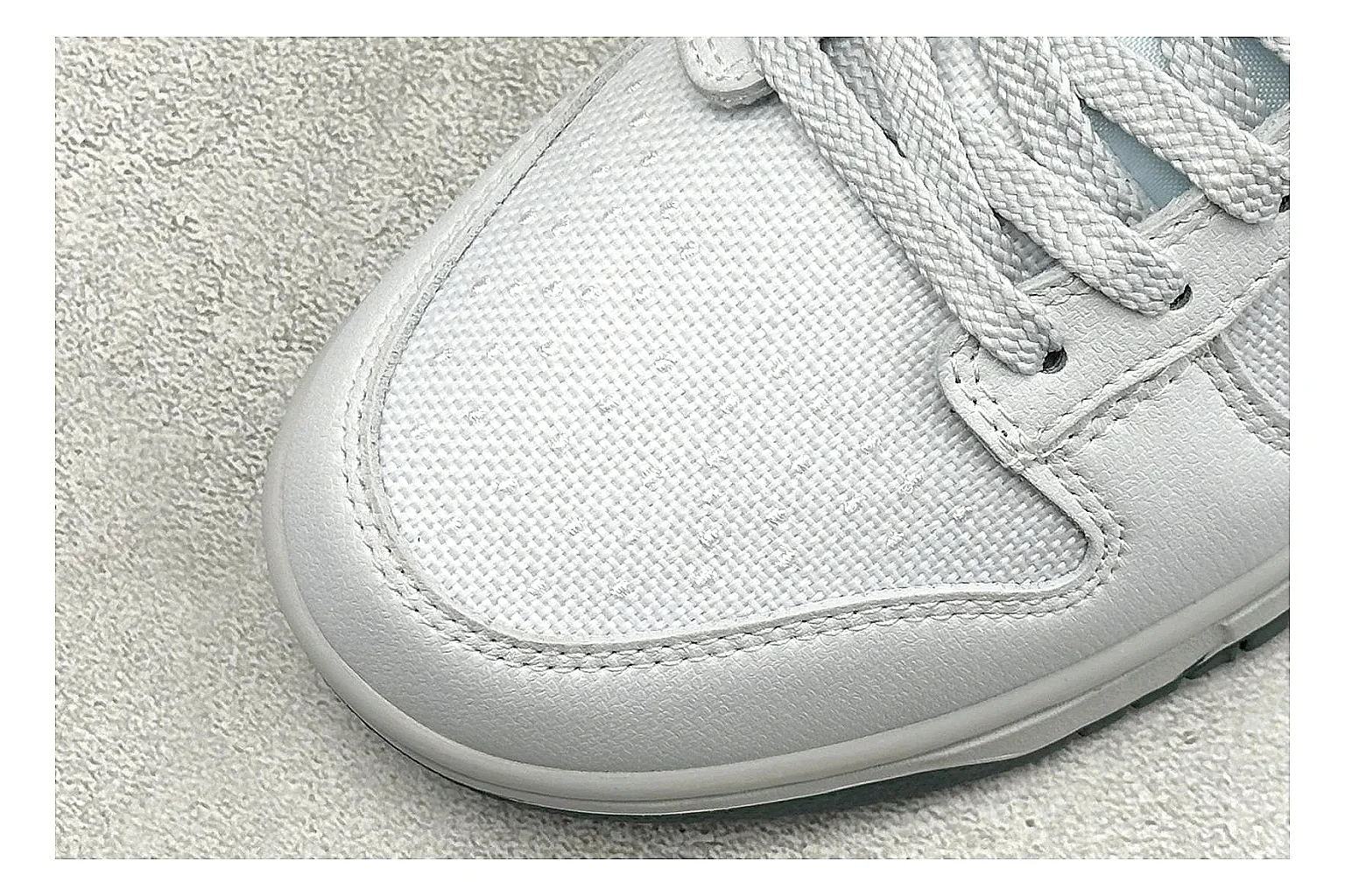 Nike SB Dunk Low White Green spreadsheet record photo showing white low-top skate upper, green Swoosh, padded collar, and classic Dunk sole shape thumbnail 5
