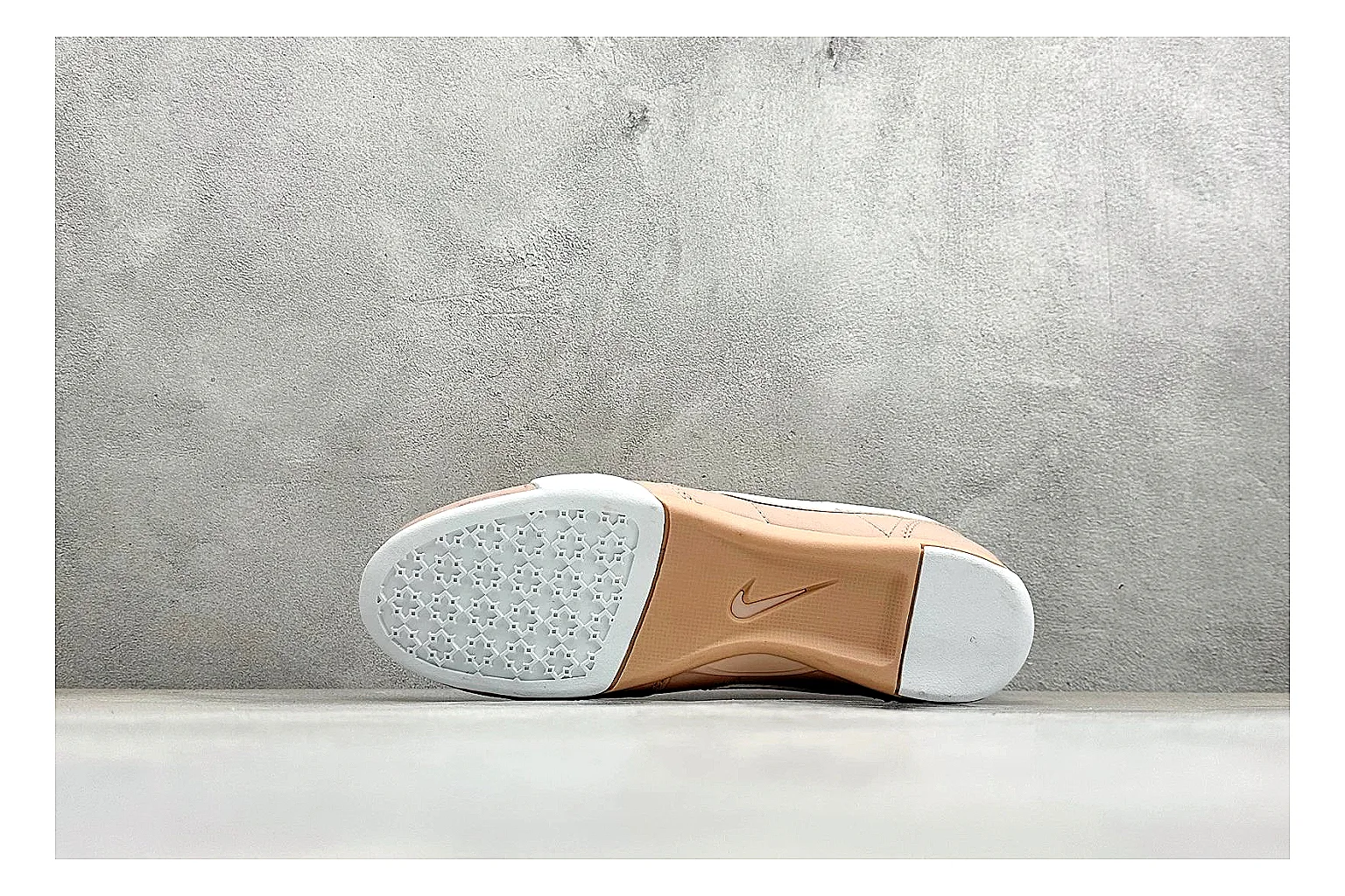 Nike Sprint Sister Pink spreadsheet record photo showing soft pink retro-runner upper, slim side profile, low collar, and light casual sole