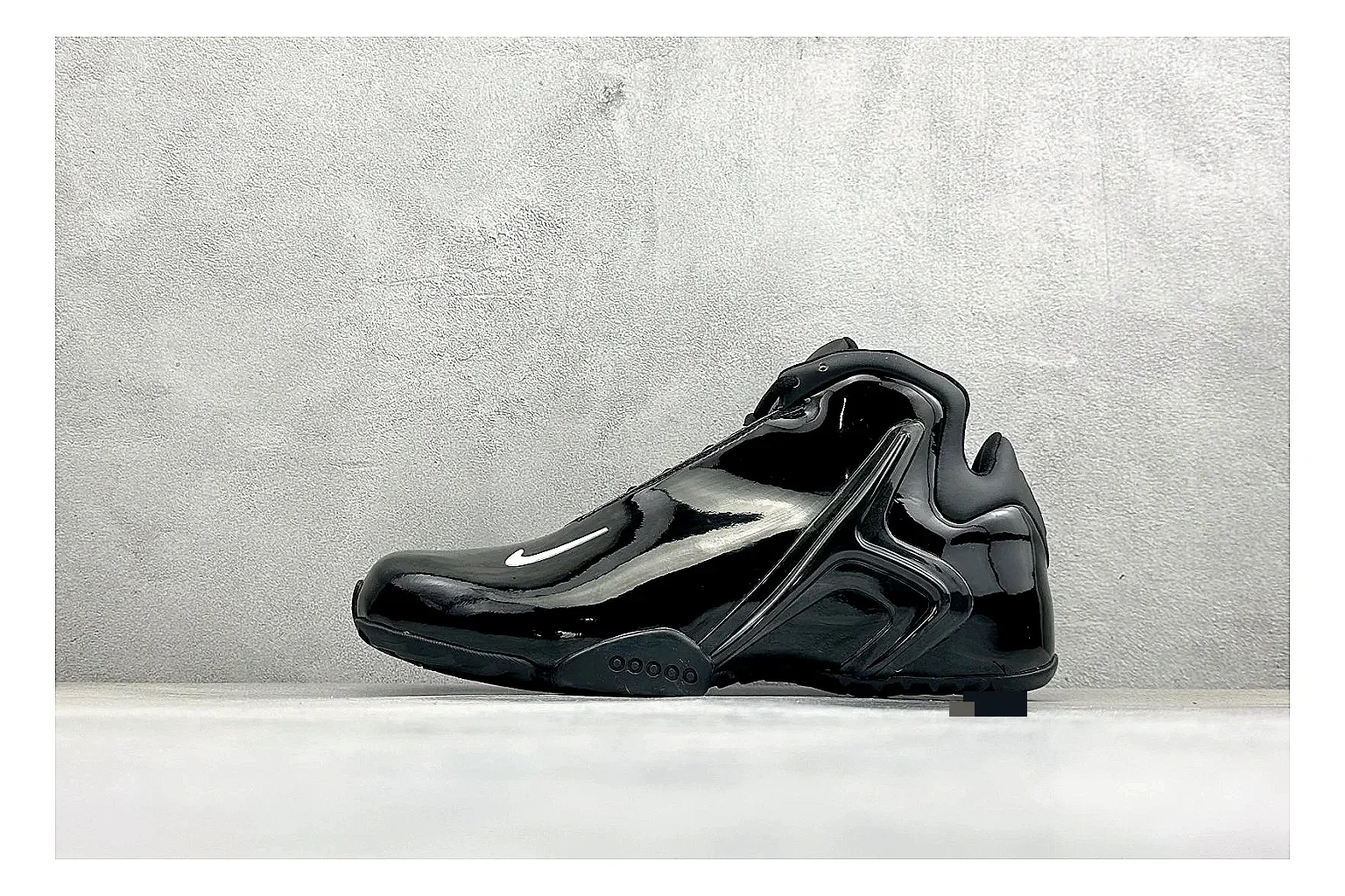 Nike Zoom Hyperflight Black spreadsheet record photo showing glossy black basketball upper, sleek shell shape, subtle Swoosh detail, and sculpted court sole
