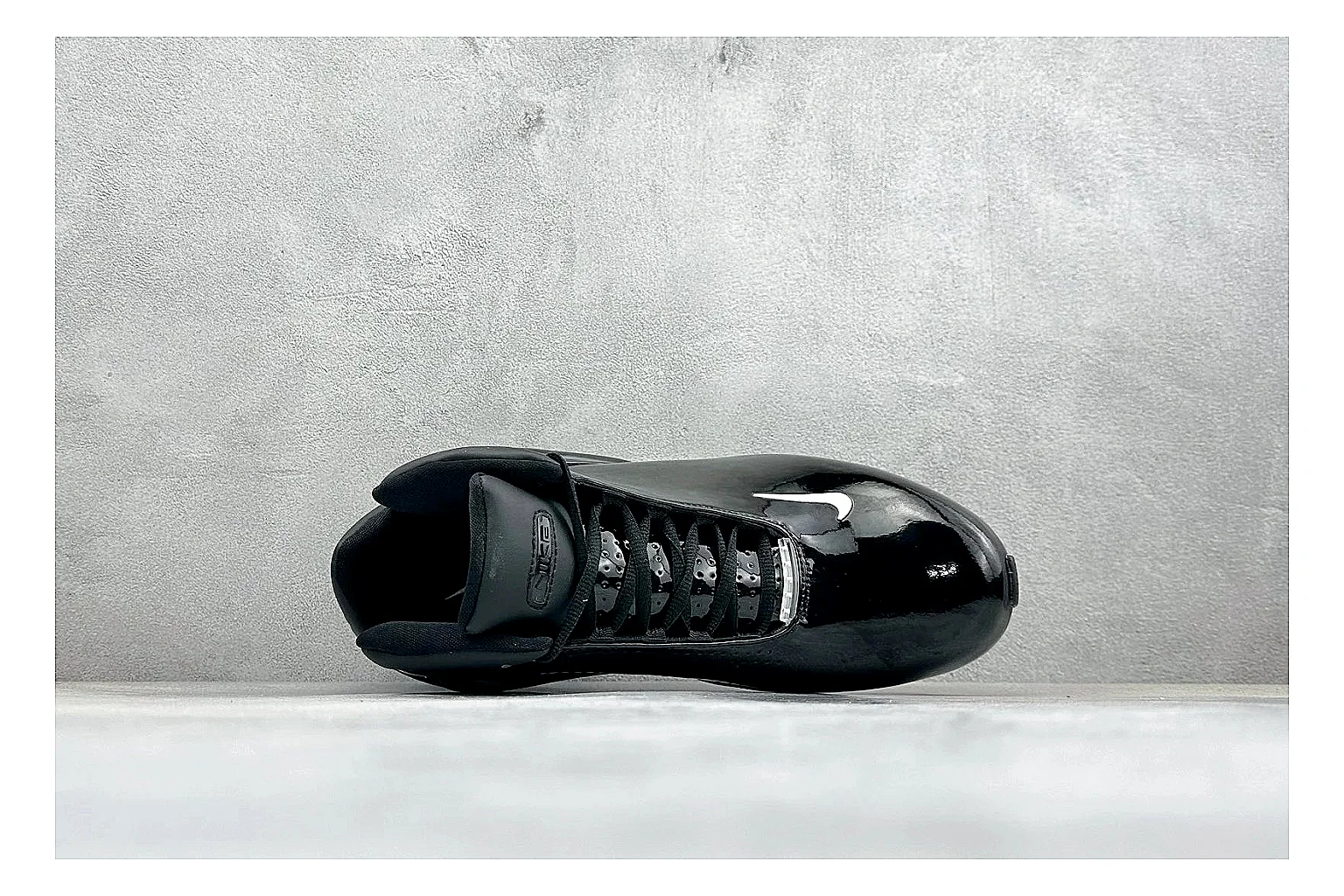 Nike Zoom Hyperflight Black spreadsheet record photo showing glossy black basketball upper, sleek shell shape, subtle Swoosh detail, and sculpted court sole thumbnail 2